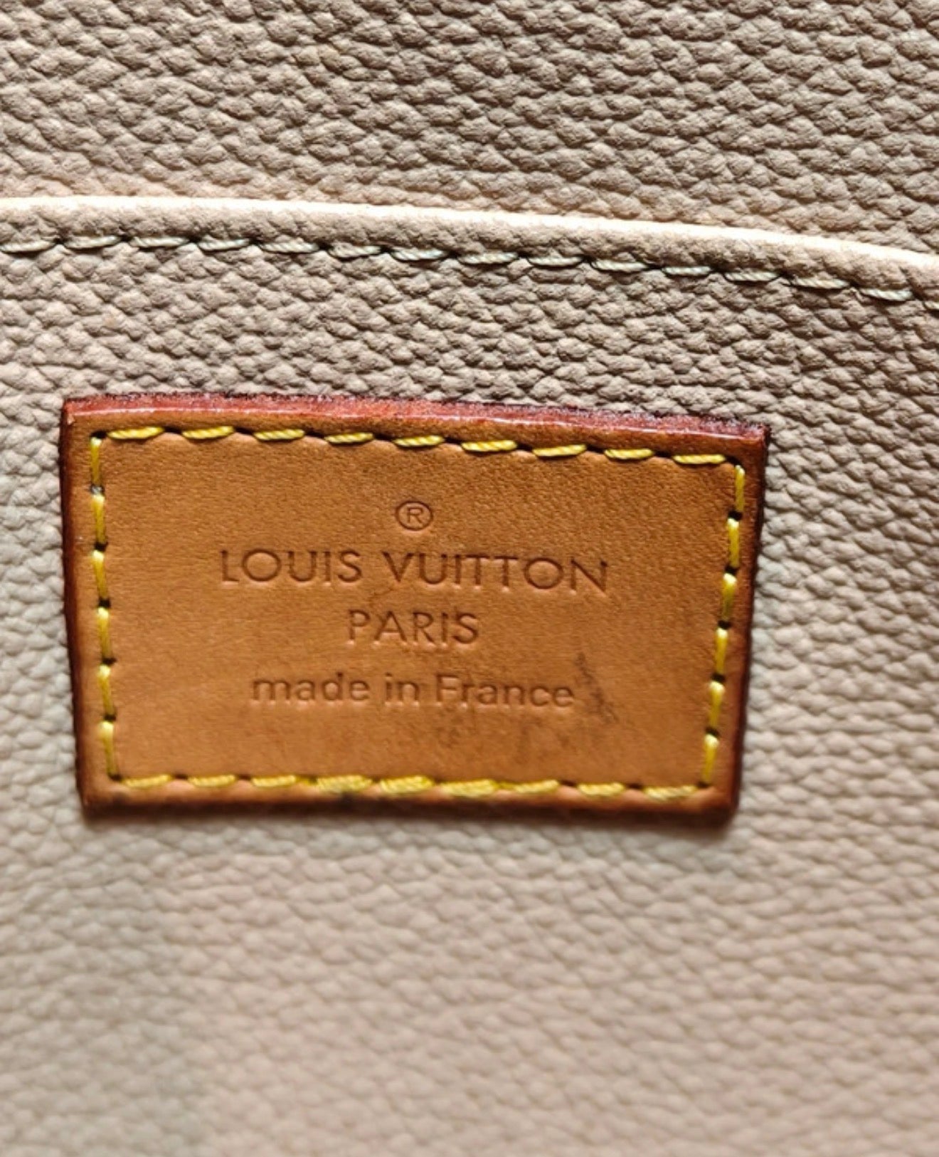 Louis Vuitton Pochette Cosmétique MM