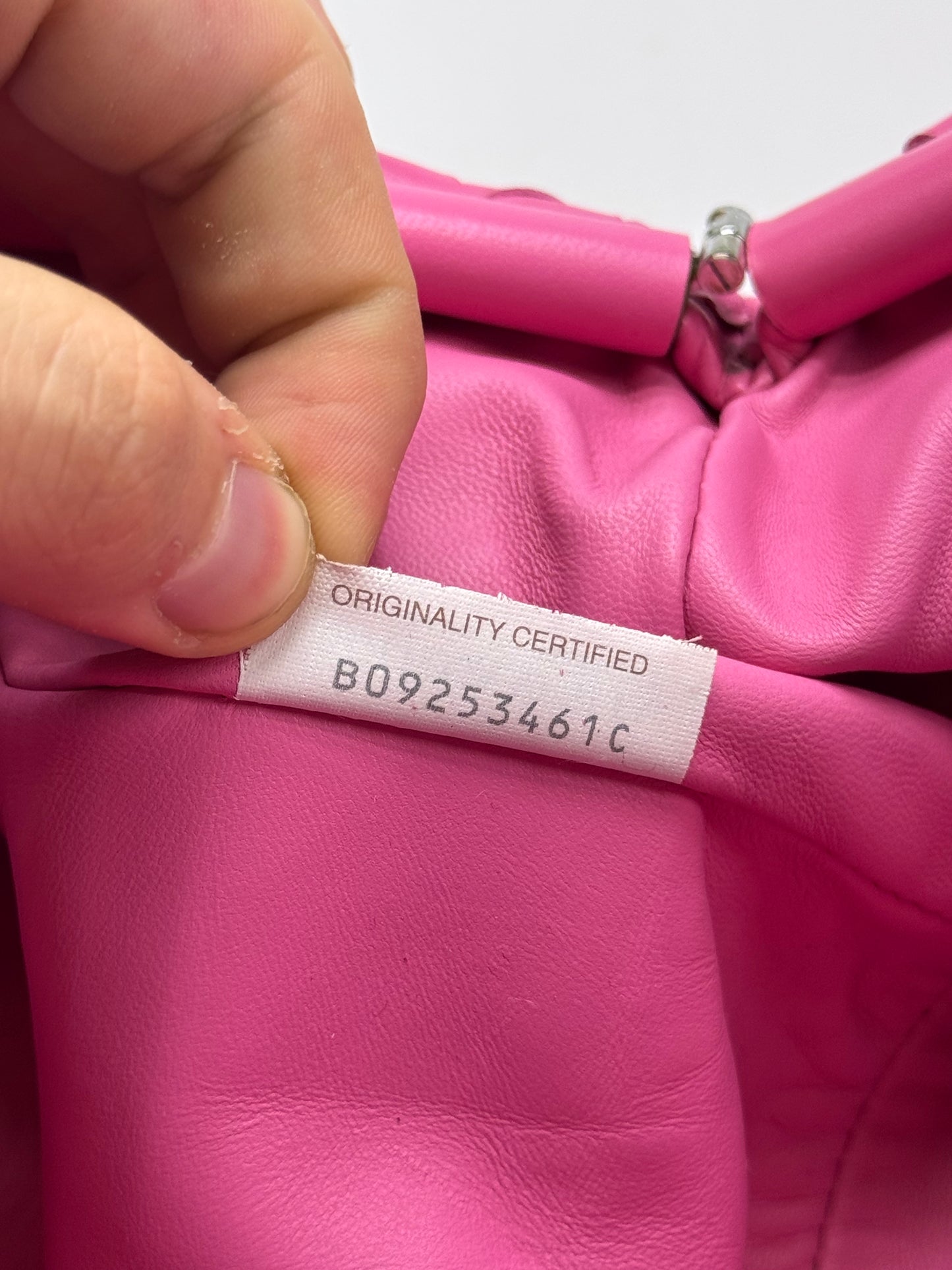 Pouch bottega veneta a mano color rosa
