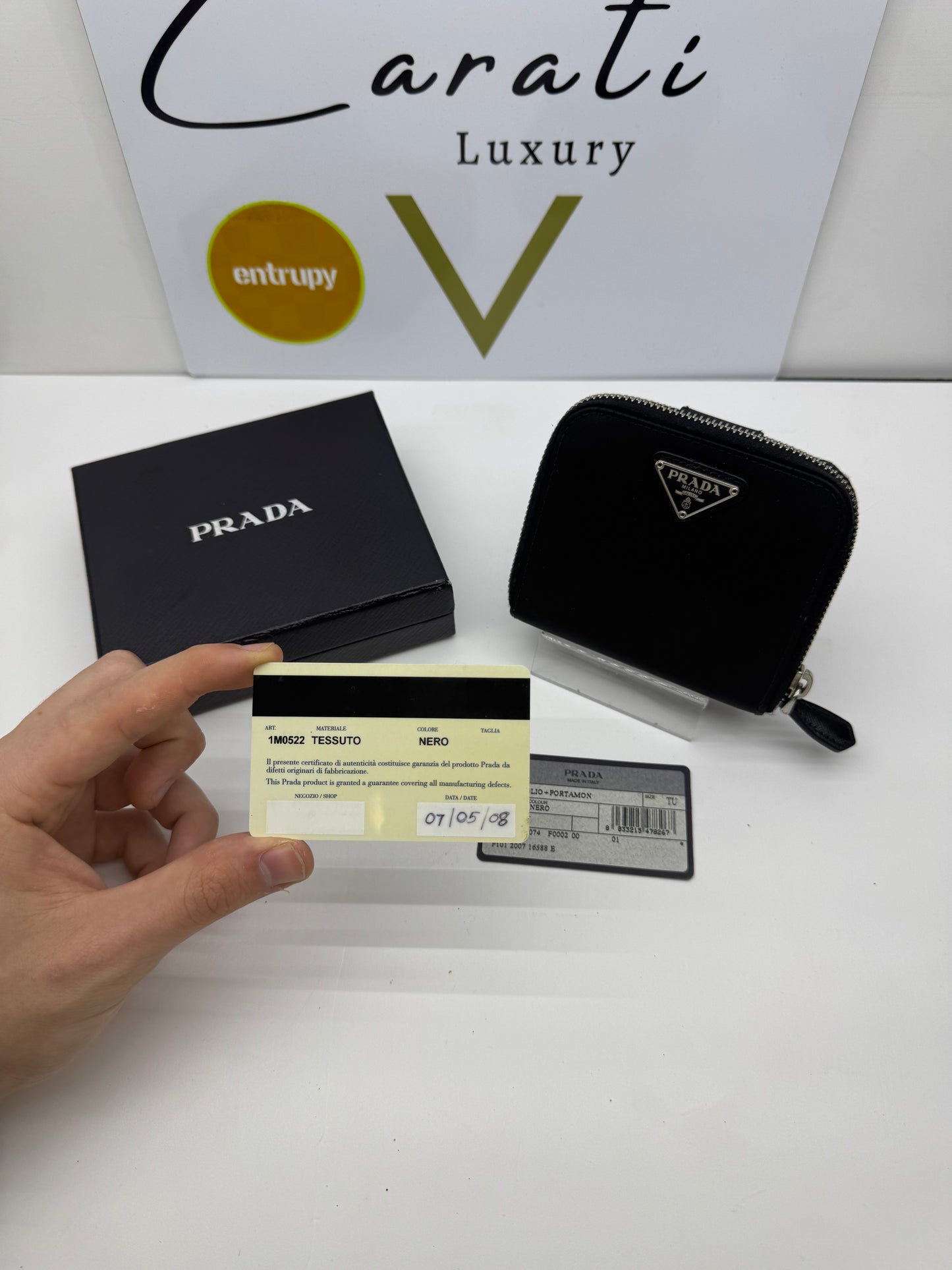 Prada portafoglio compatto in re-nylon