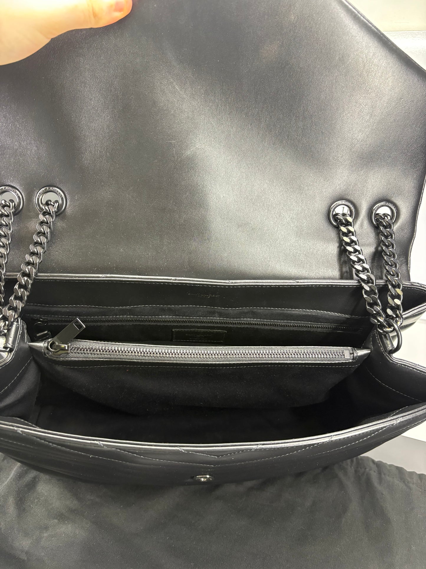 Borsa Loulou di Saint Laurent
