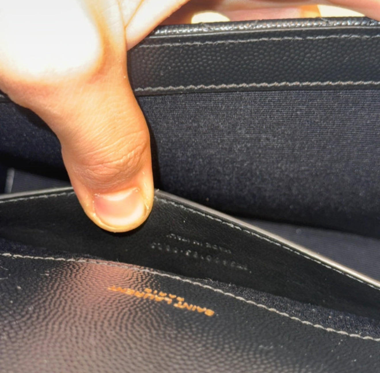 Yves Saint Laurent Envelope medium in pelle
trapuntanta