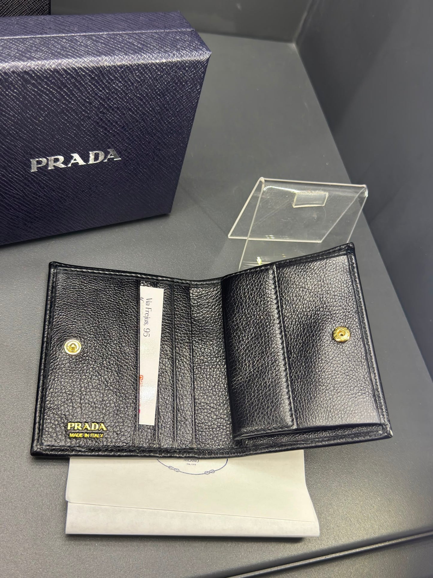 Prada portafoglio logo oro
