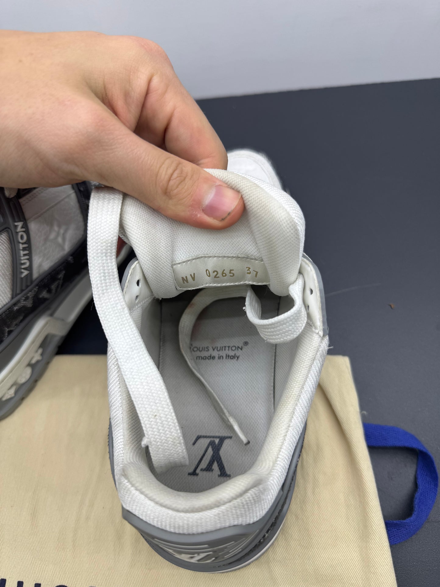 Louis Vuitton trainer grigie numero 37
