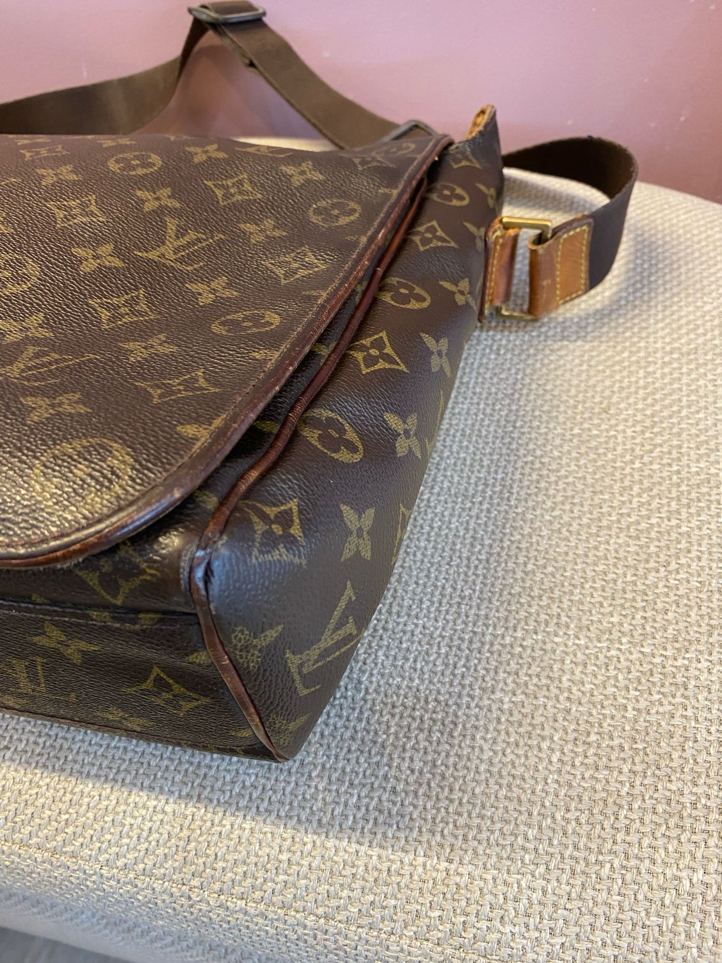 Louis Vuitton Cartella Messenger Abesses