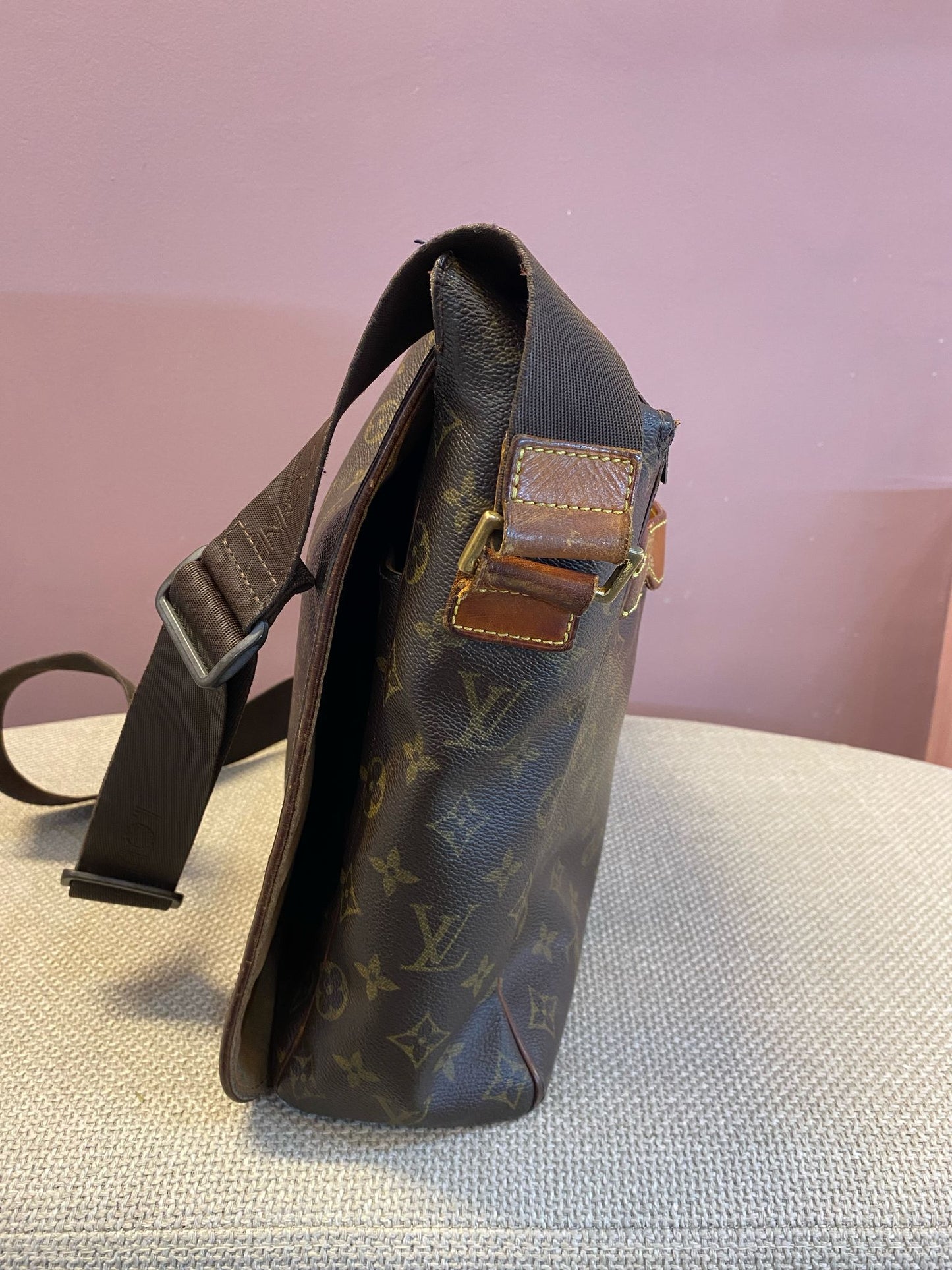 Louis Vuitton Cartella Messenger Abesses