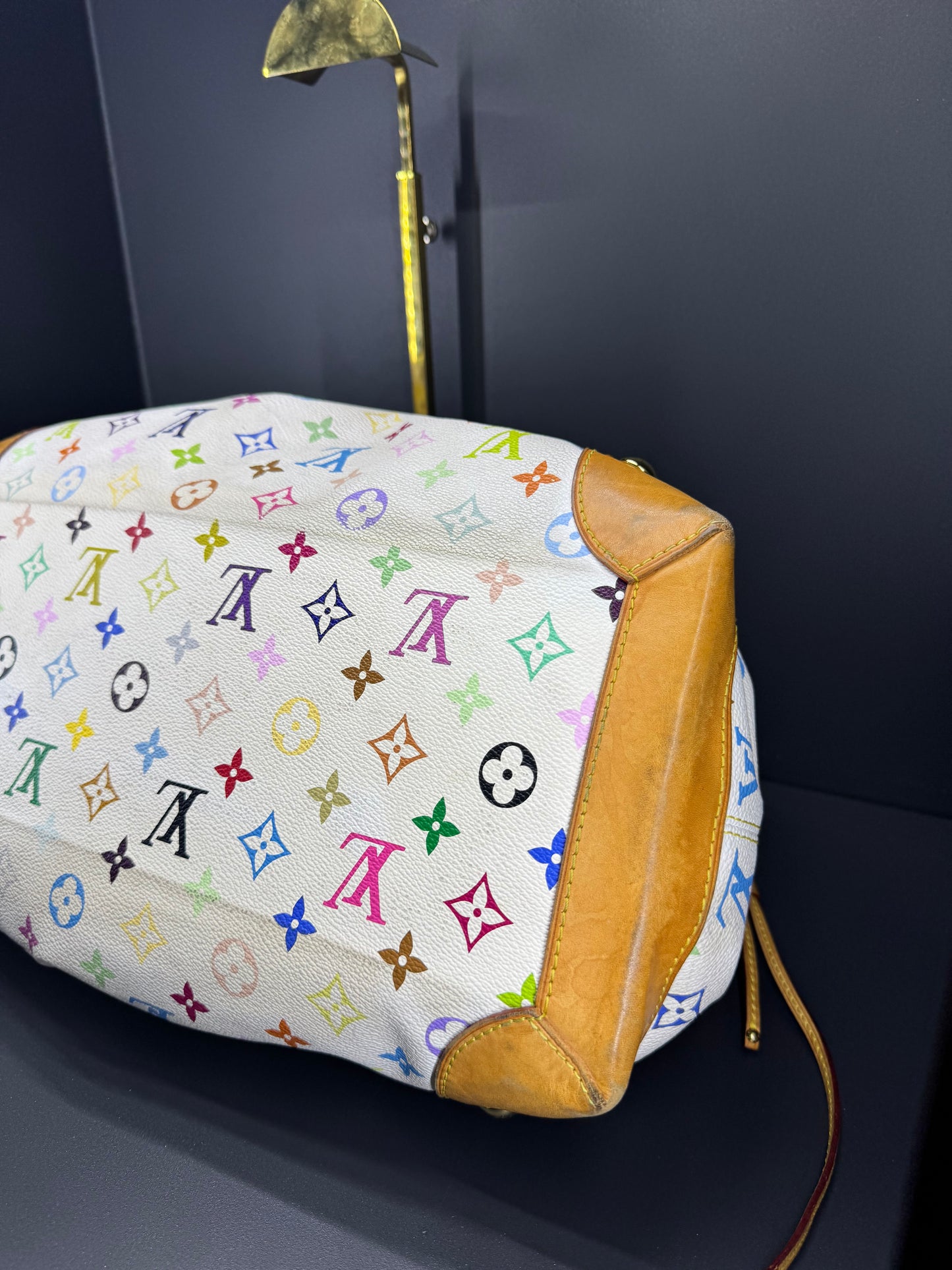 Louis Vuitton urusula Takashi Murakami white