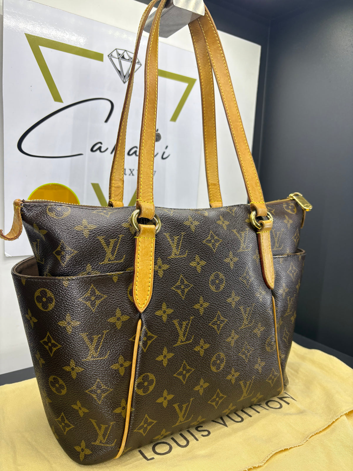 Louis Vuitton  Totally PM