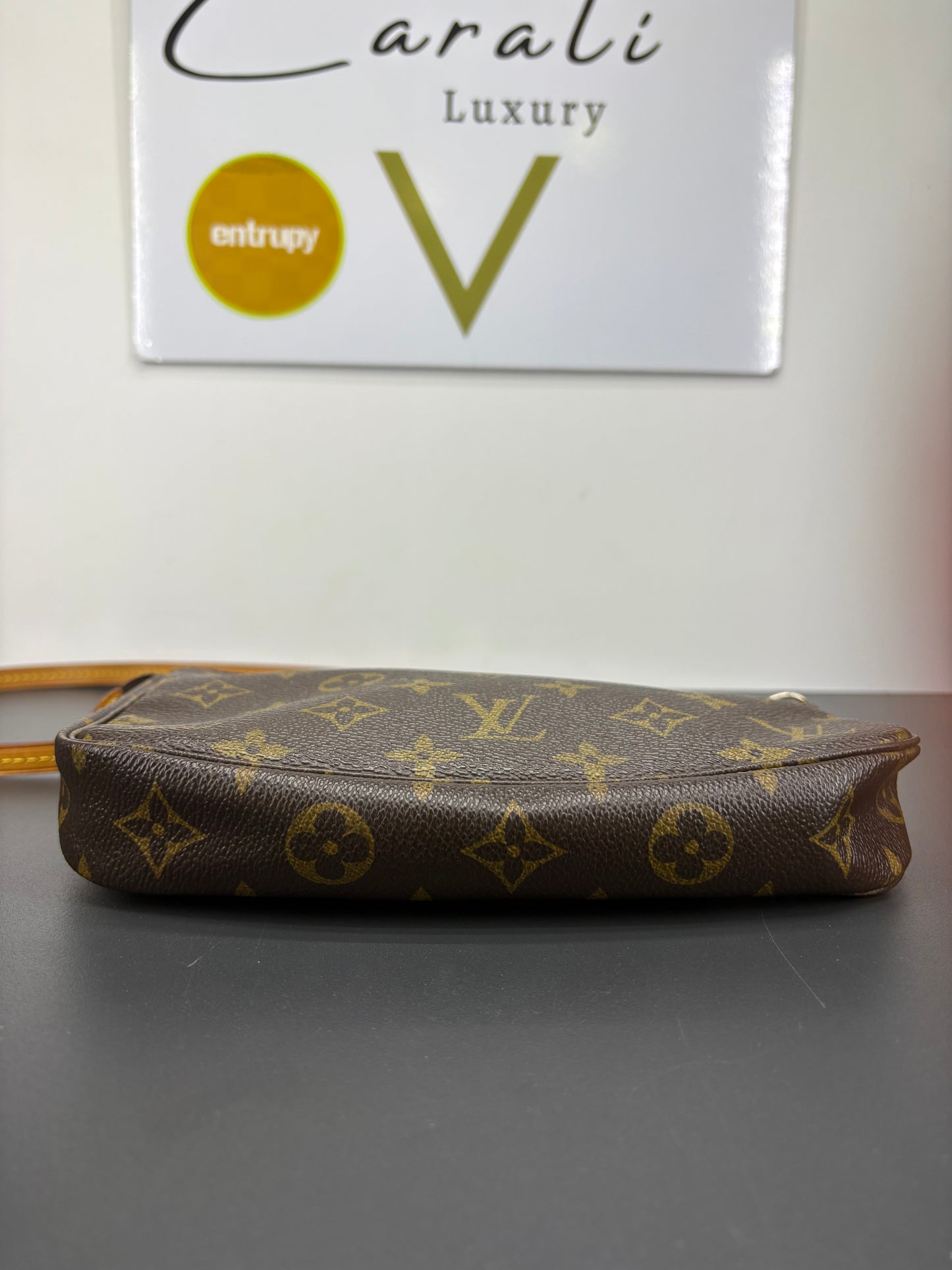 Louis Vuitton Pochette Accessoires
