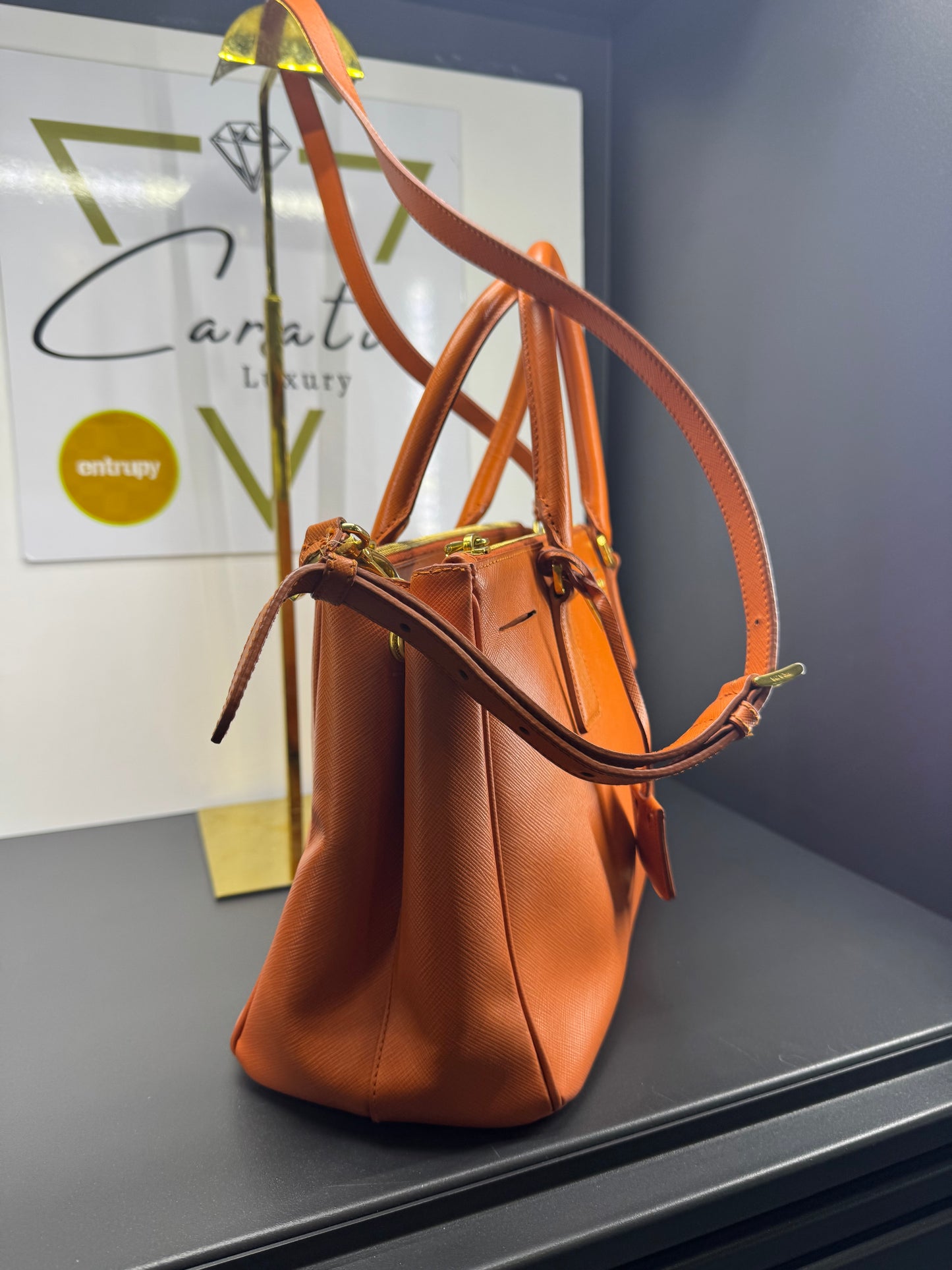 Prada galleria piccola in saffiano arancione