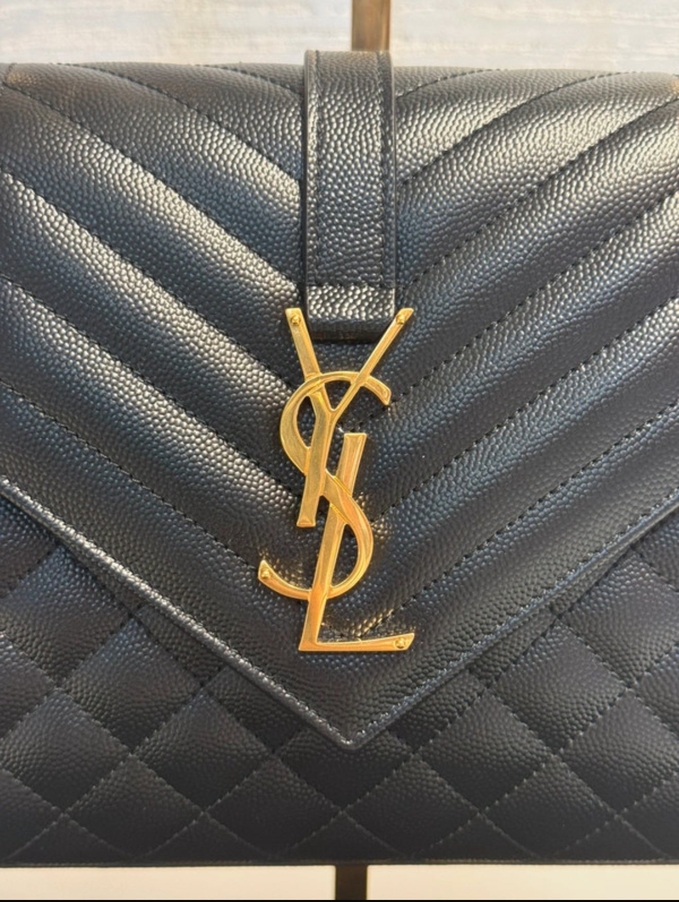 Yves Saint Laurent Envelope medium in pelle
trapuntanta