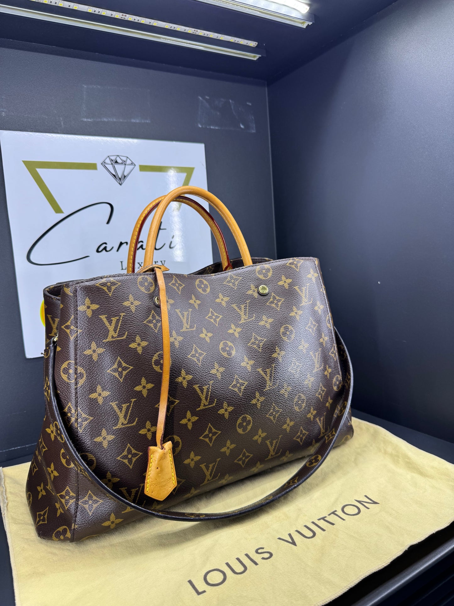 Borsa a mano Louis Vuitton Montaigne MM Monogram