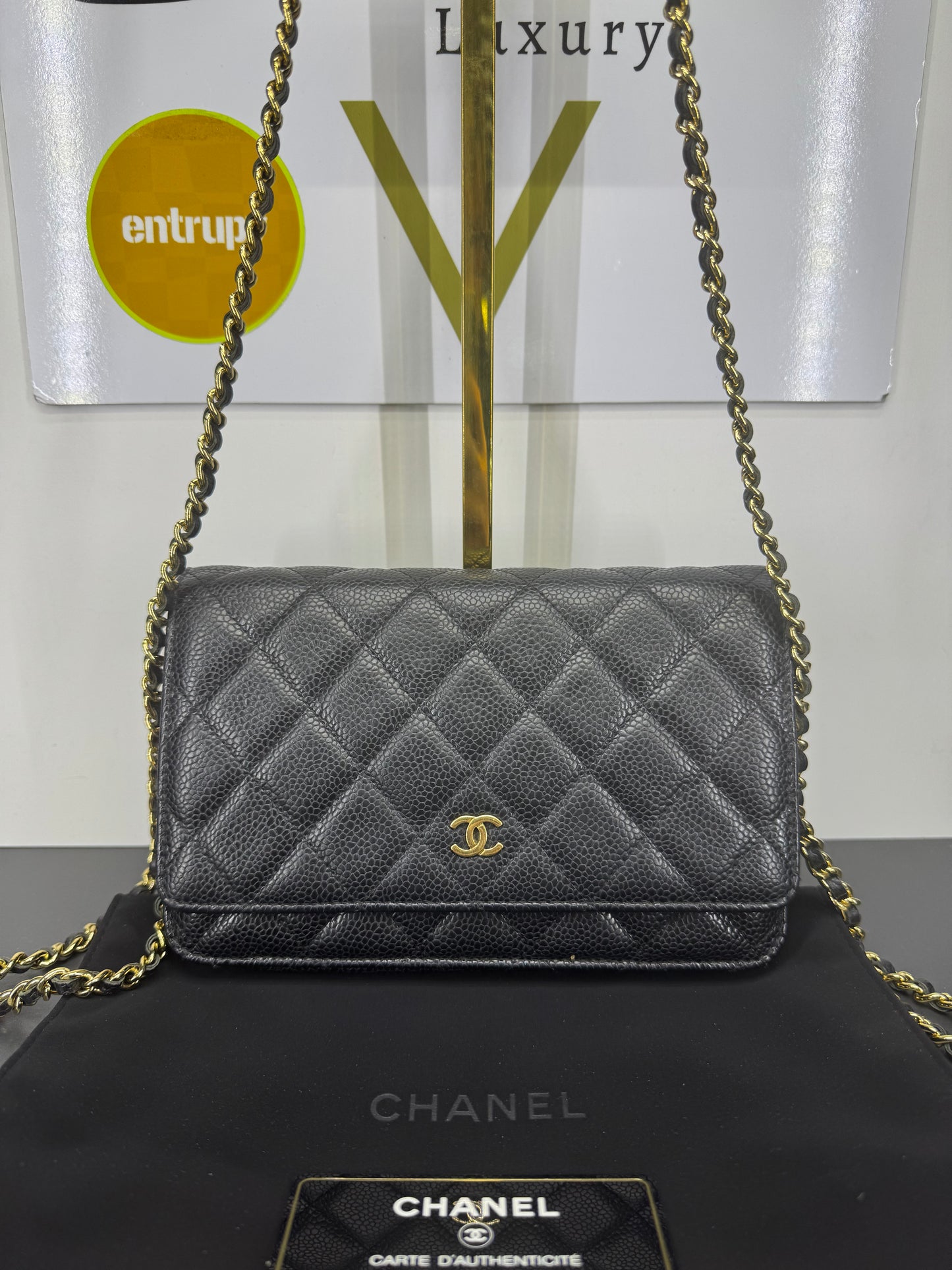 Chanel WOC in pelle caviar hardware oro