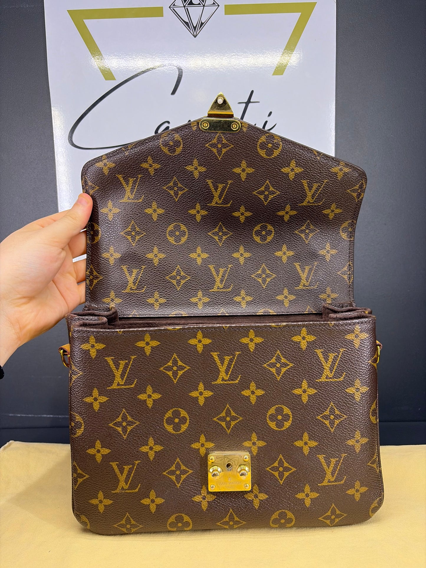 Louis Vuitton Metis