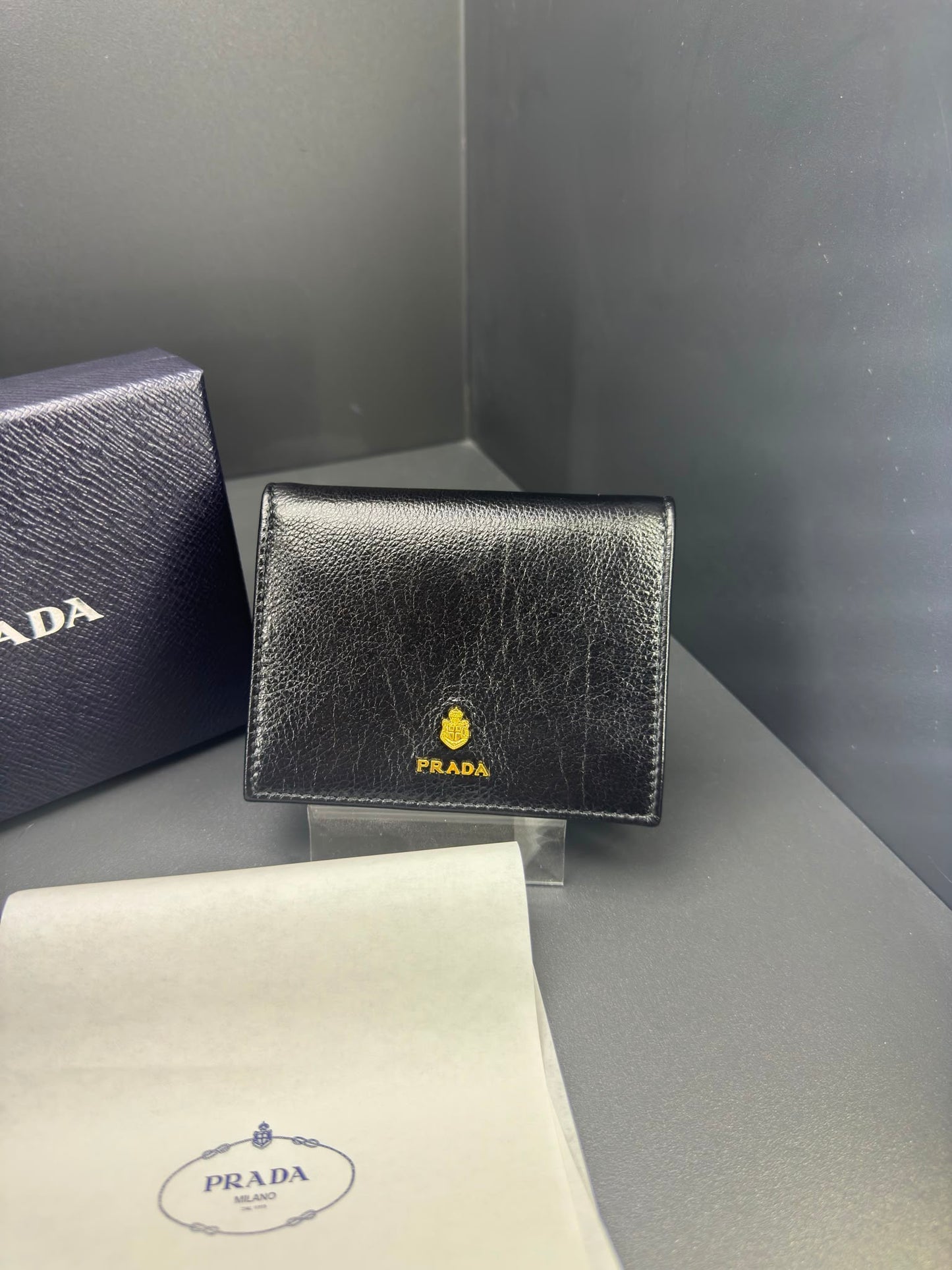 Prada portafoglio logo oro