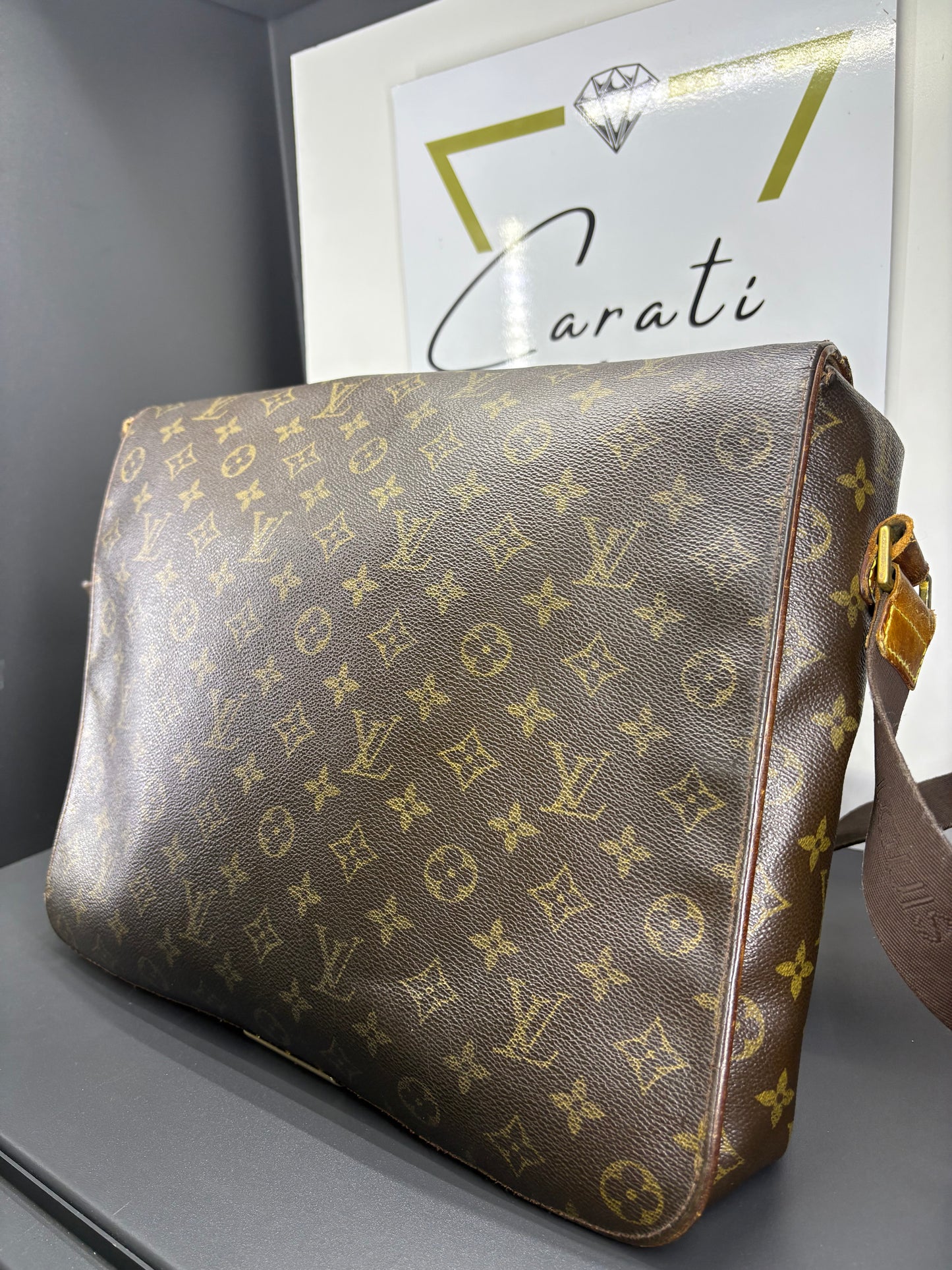Louis Vuitton Abbesses Messenger
