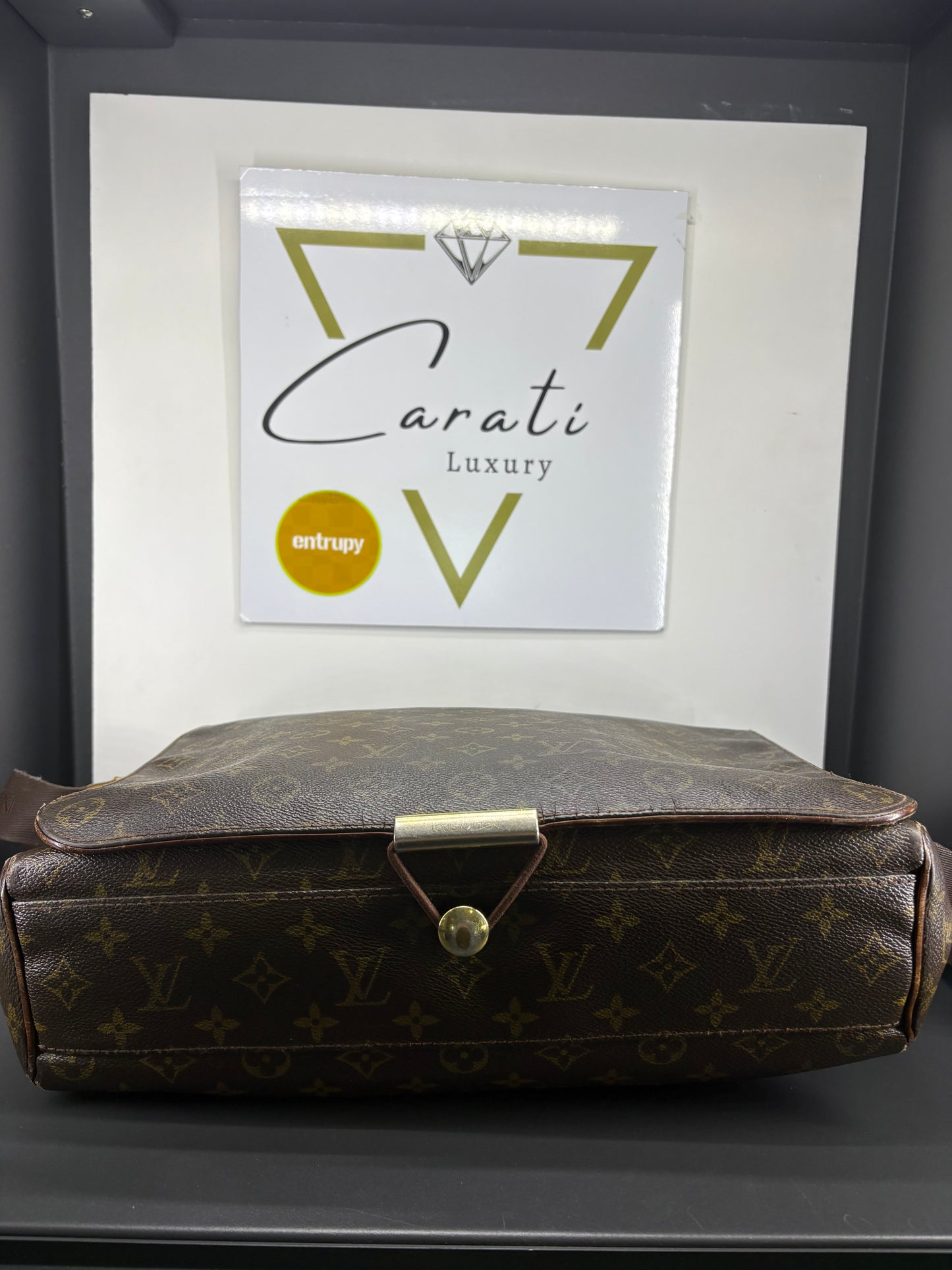 Louis Vuitton Abbesses Messenger