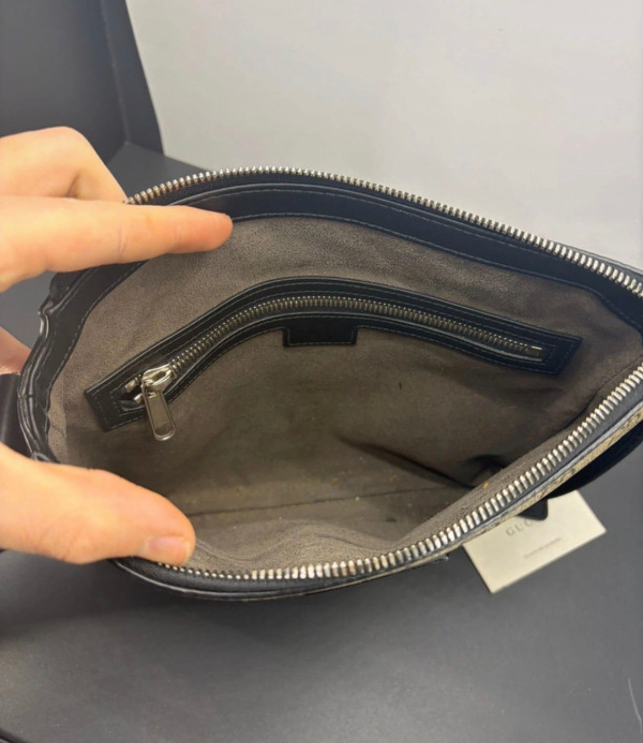 Gucci da uomo in tessuto GG Supreme.