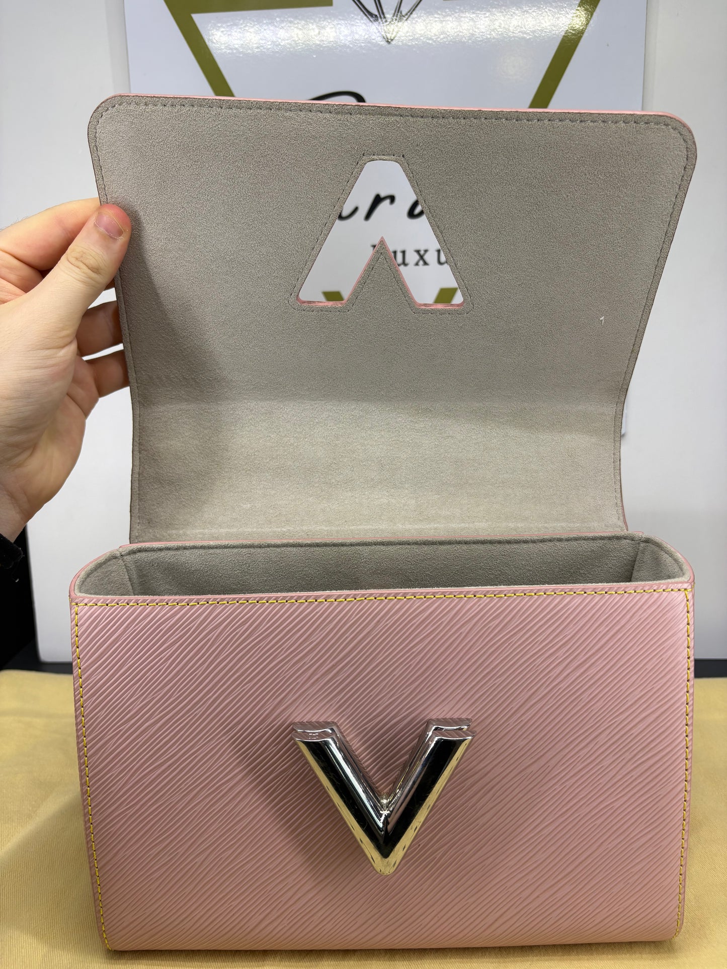 Louis Vuitton Twist MM