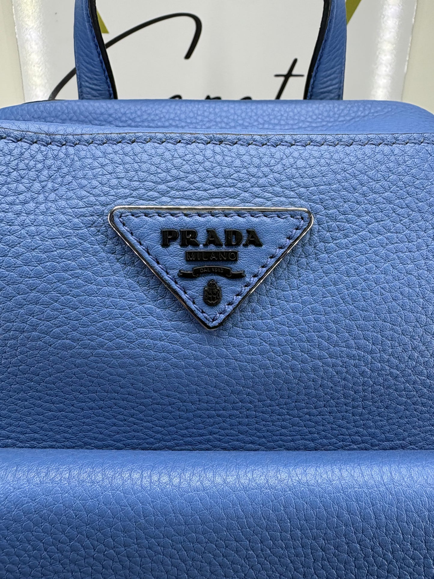 zaino Prada in pelle di vitello martellata