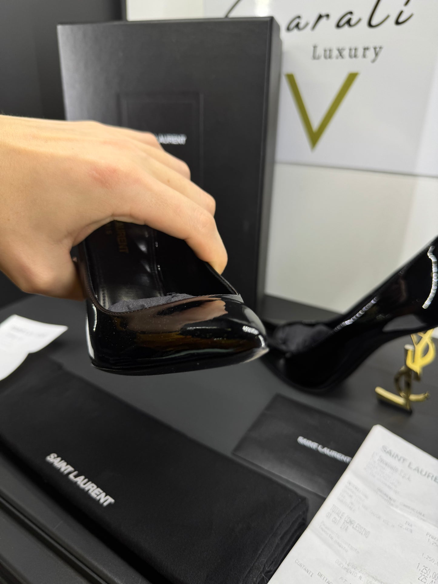 Saint Laurent DÉCOLLETÉ OPYUM CON TACCO DORATO IN VERNICE