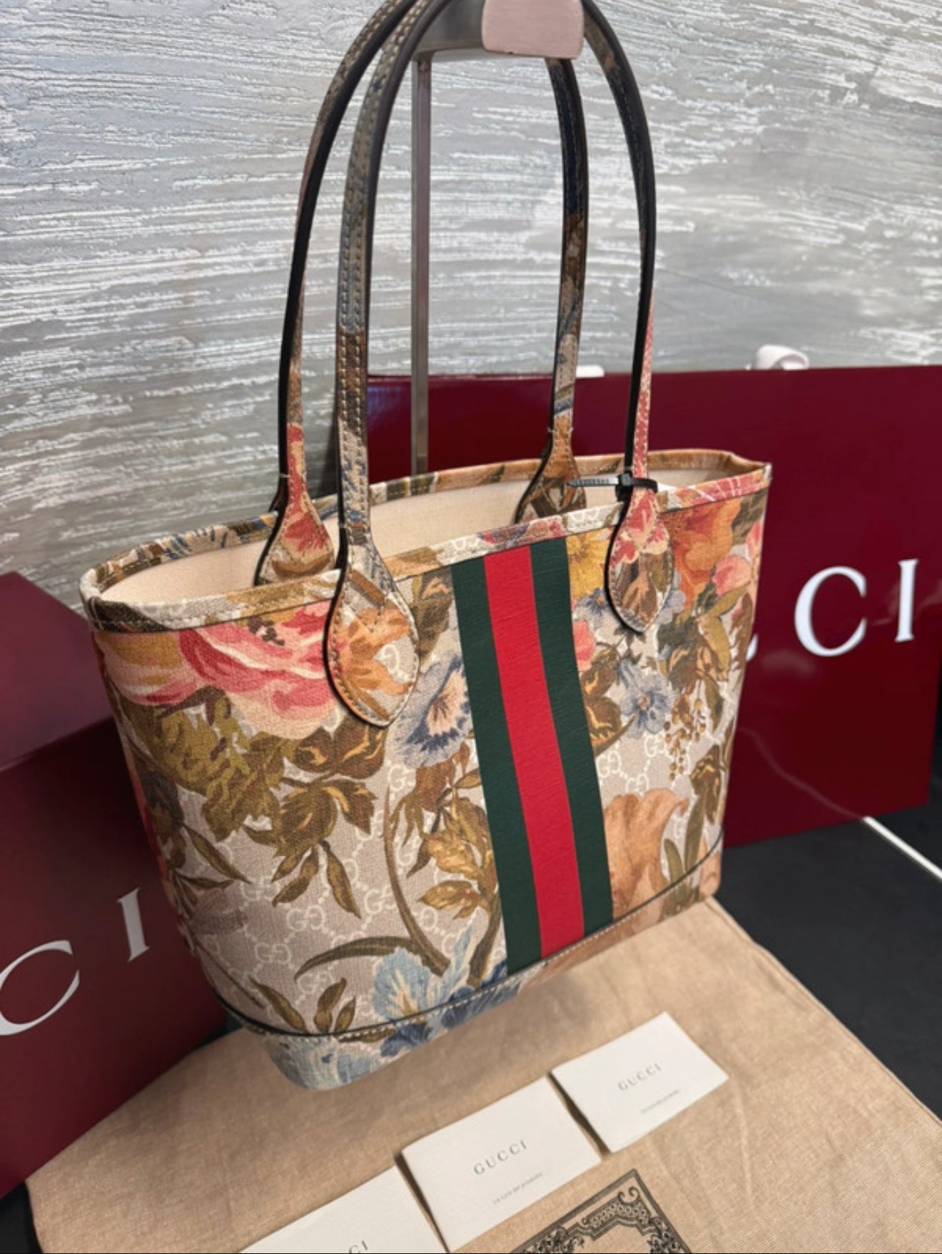 Gucci Ophidia Tote Water Flora GG Coated Canvas
Medium