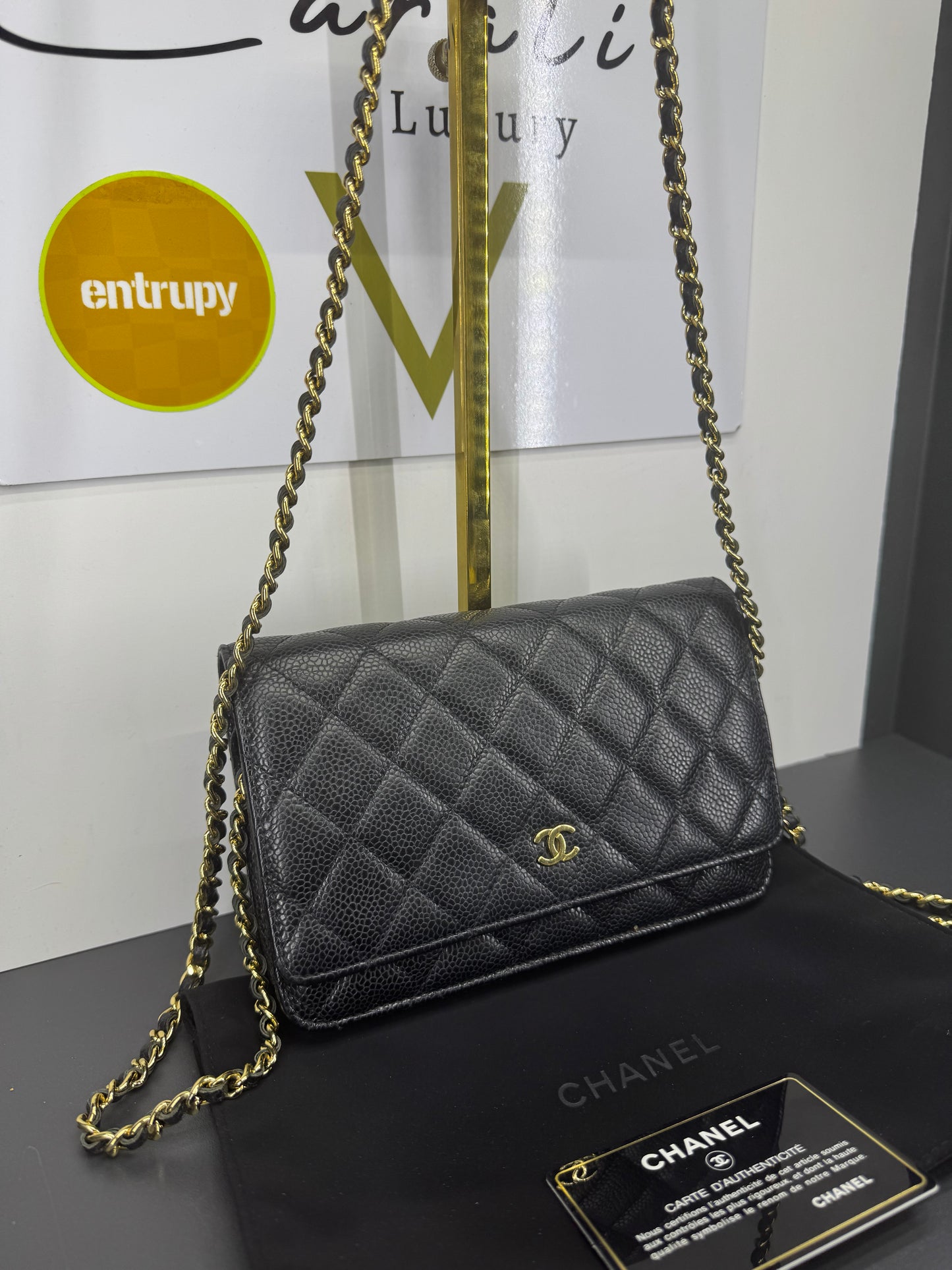 Chanel WOC in pelle caviar hardware oro