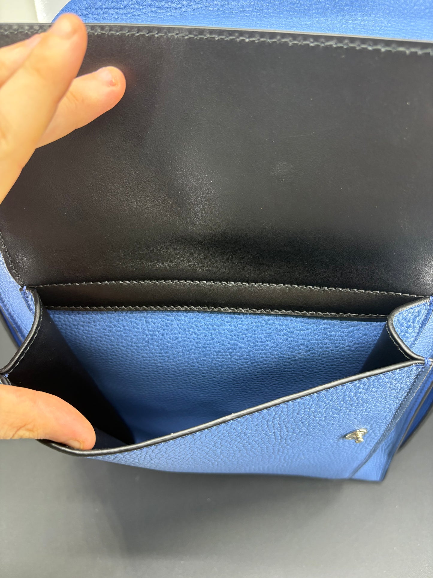 zaino Prada in pelle di vitello martellata