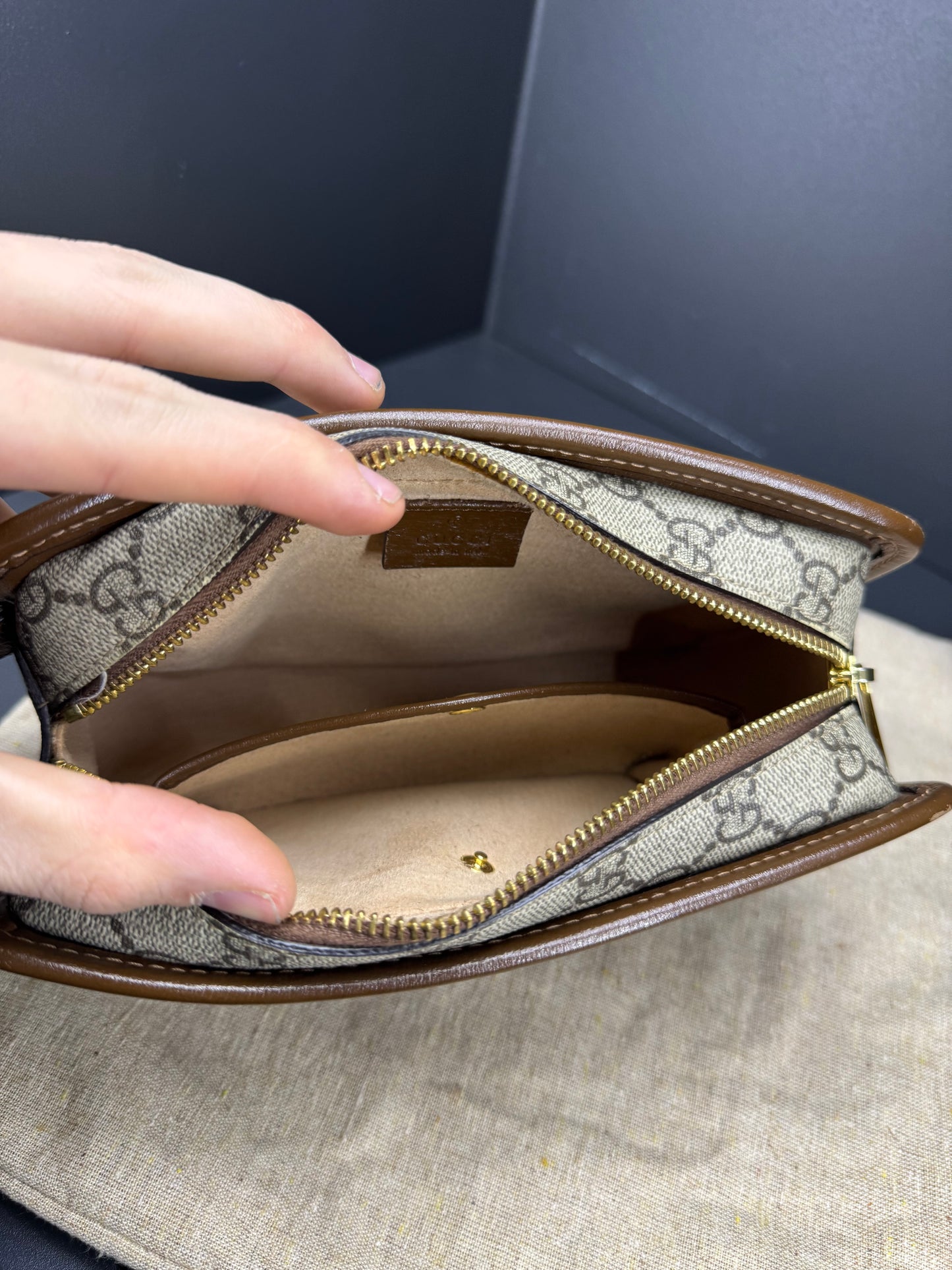 Pochette da polso Gucci GG emblem