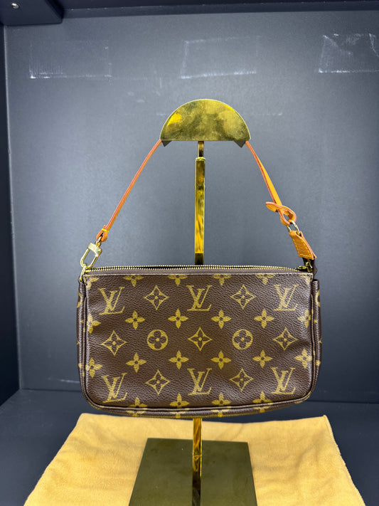 Louis Vuitton pochette accessoires