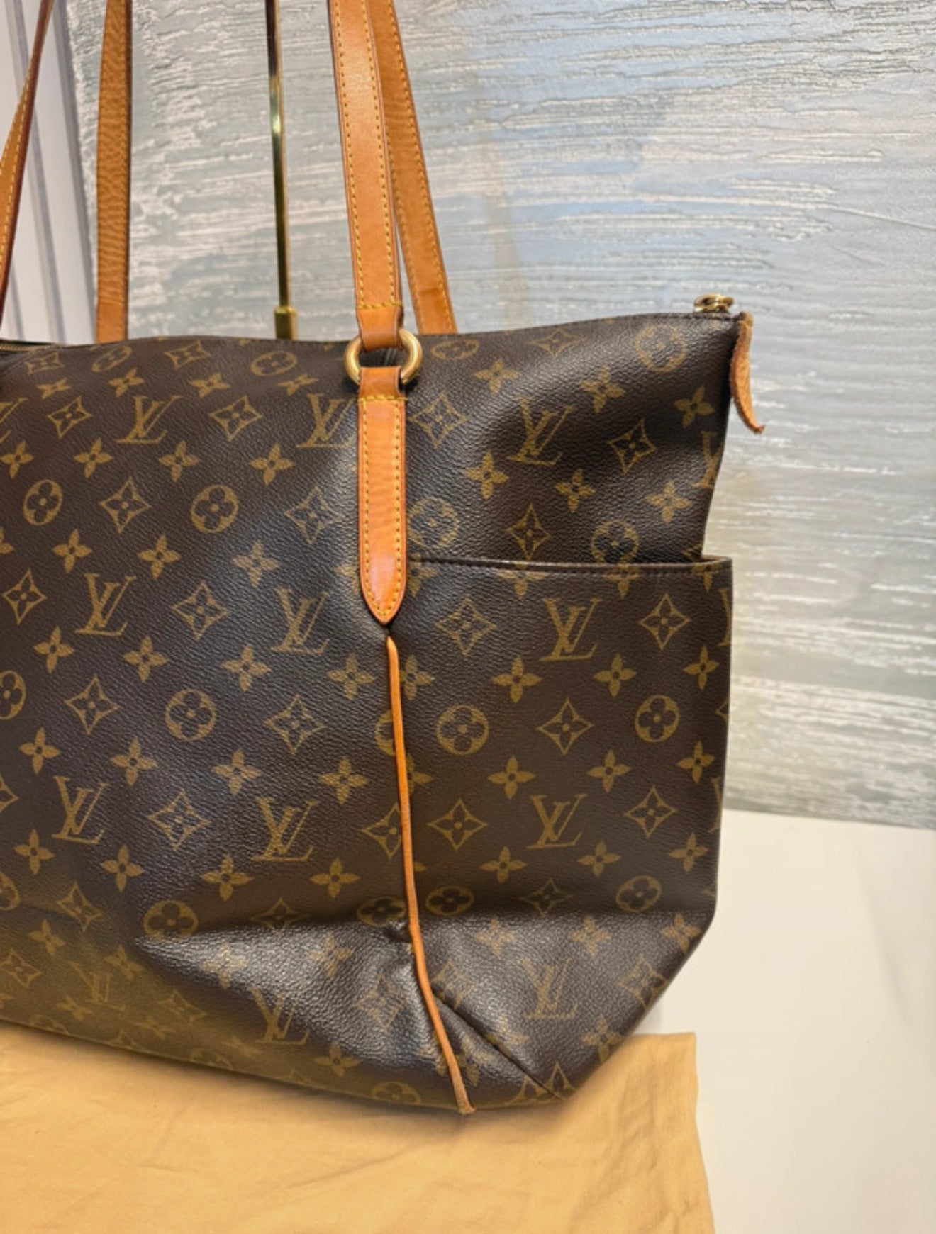 Louis Vuitton totally PM