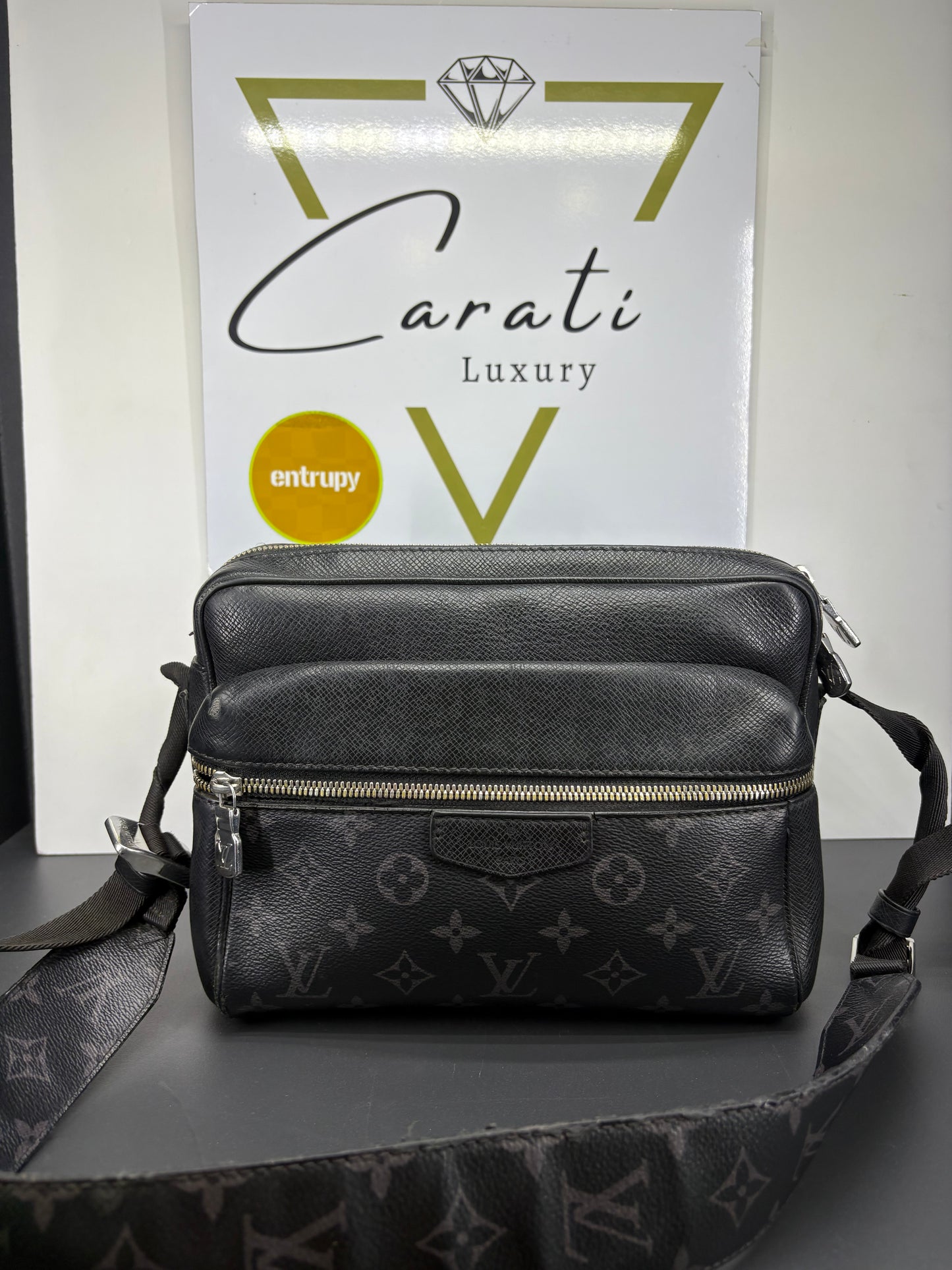 Louis Vuitton Outdoor Messenger