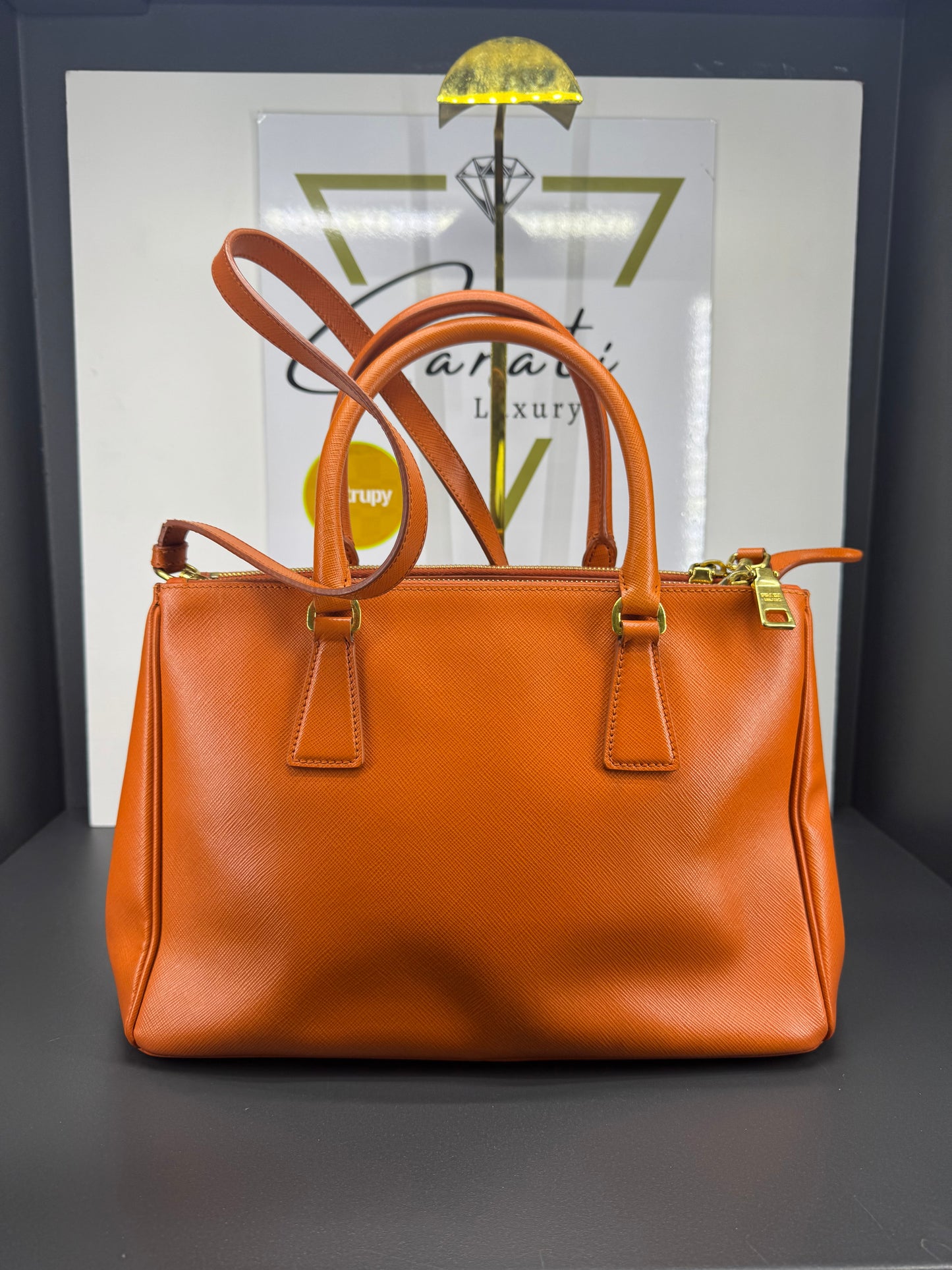 Prada galleria piccola in saffiano arancione