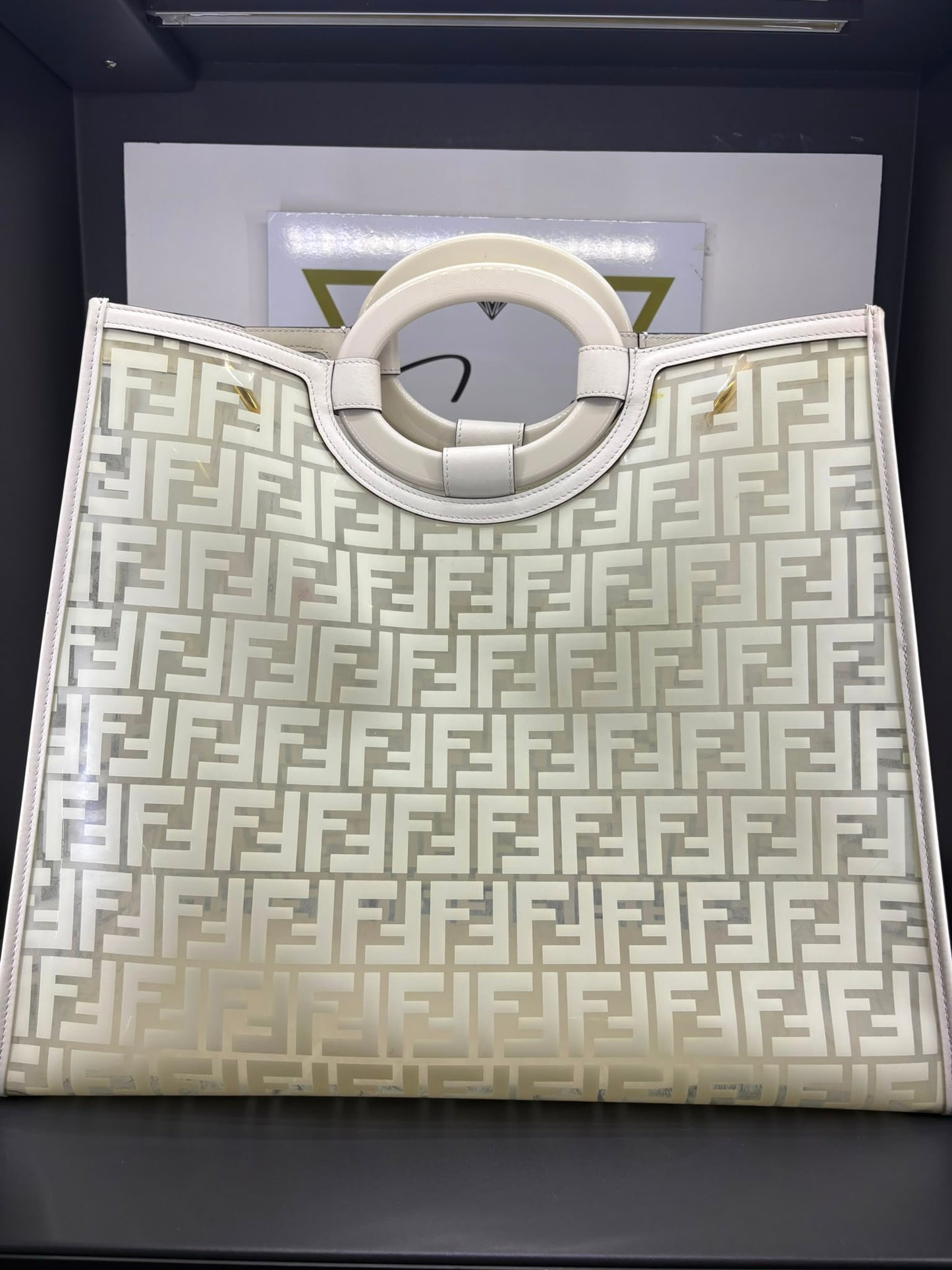 Fendi shopping