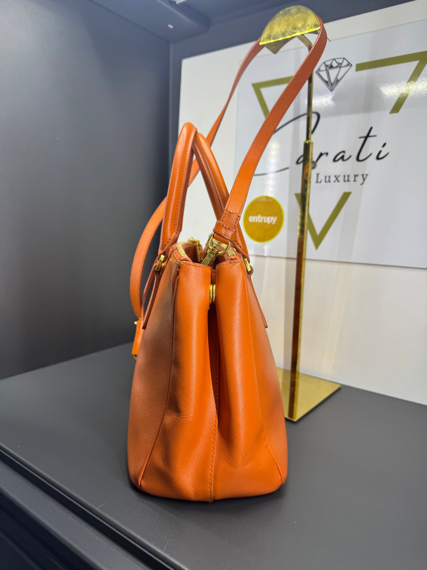 Prada galleria piccola in saffiano arancione