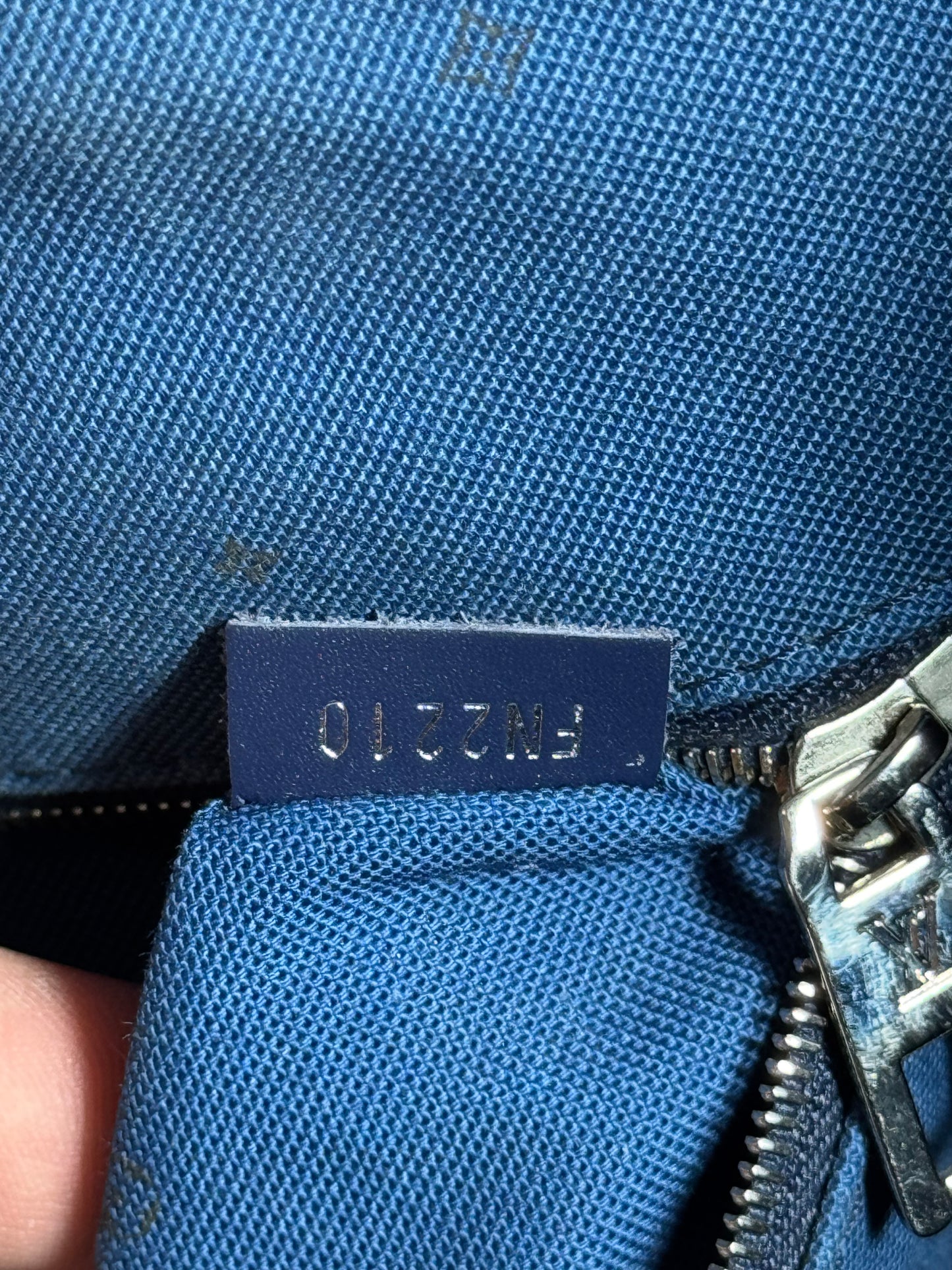 Louis Vuitton on the go Limited edition sky blu Monogram