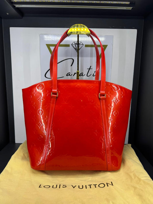 Louis Vuitton Avalon MM in pelle Vernis rossa