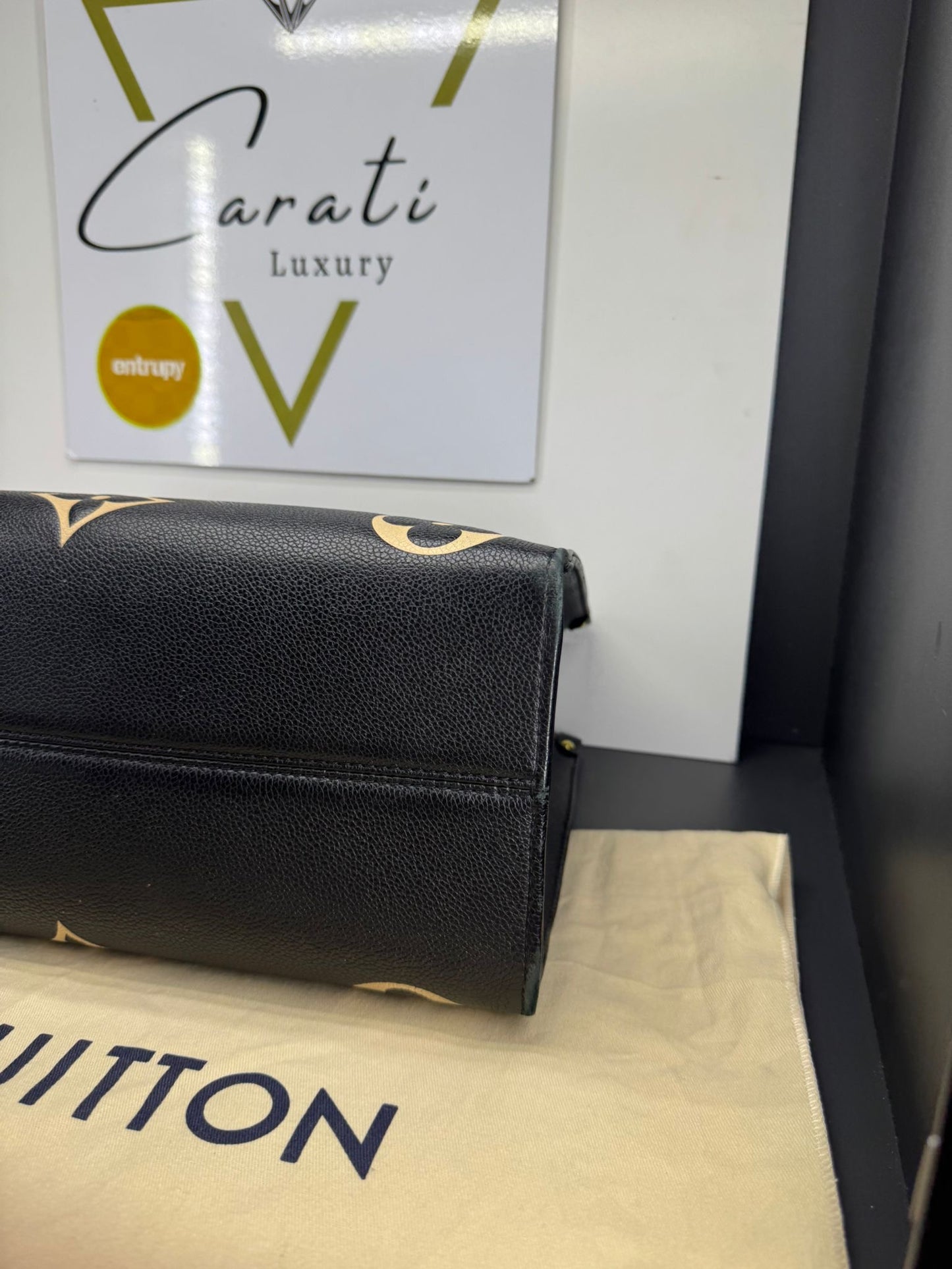 Louis Vuitton OnTheGo MM