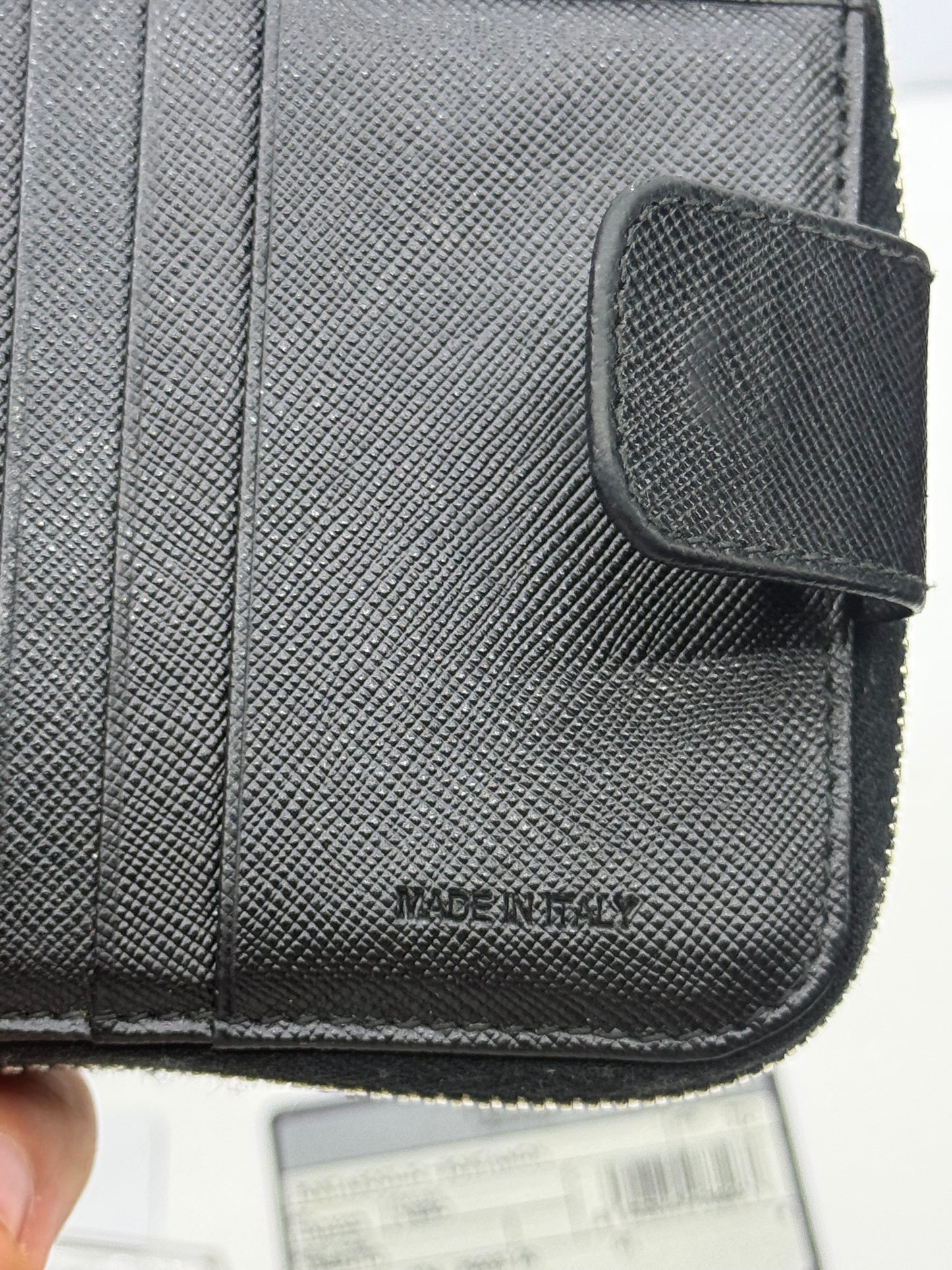 Prada portafoglio compatto in re-nylon