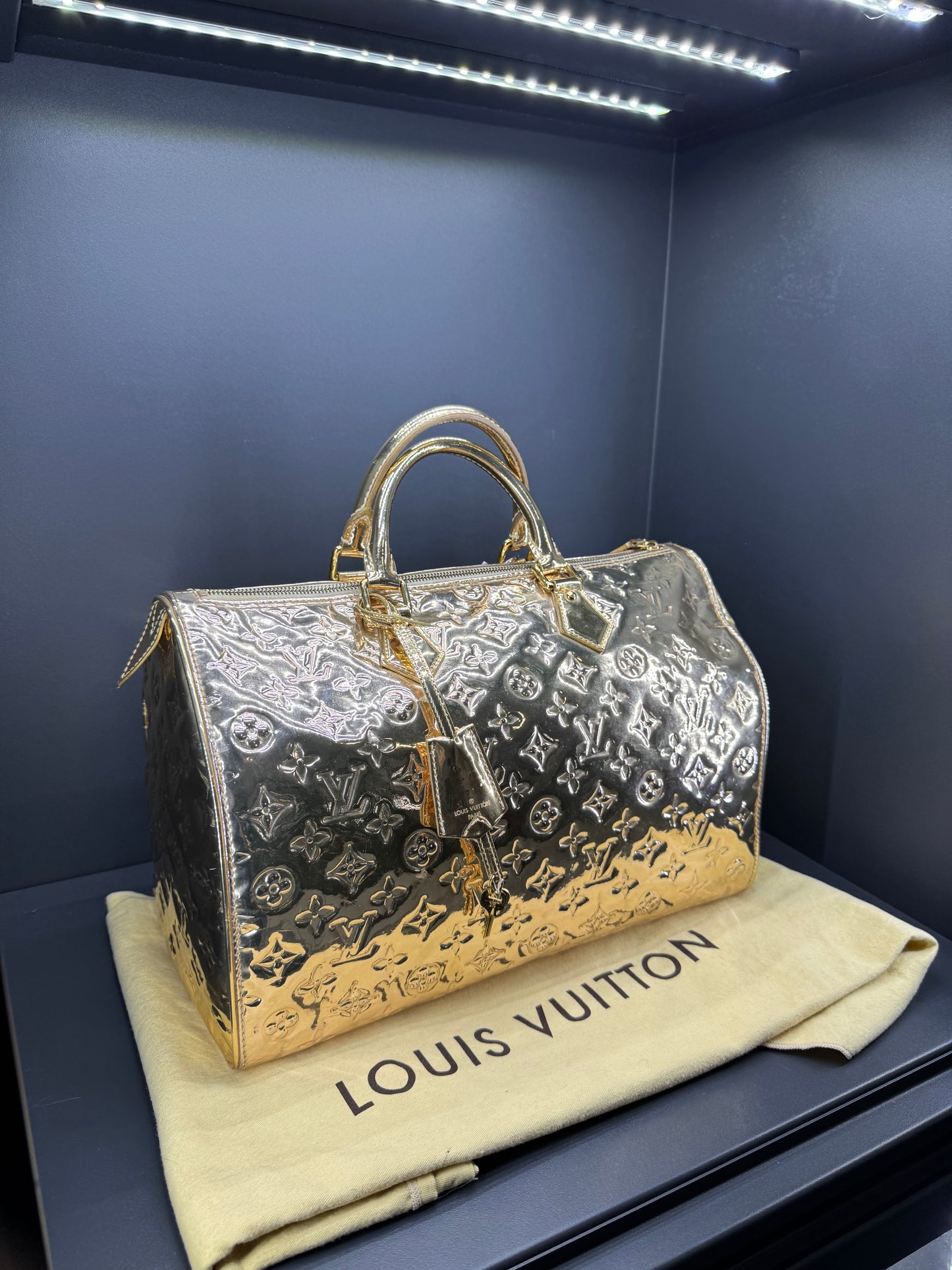 Louis Vuitton speedy 35 mirror gold