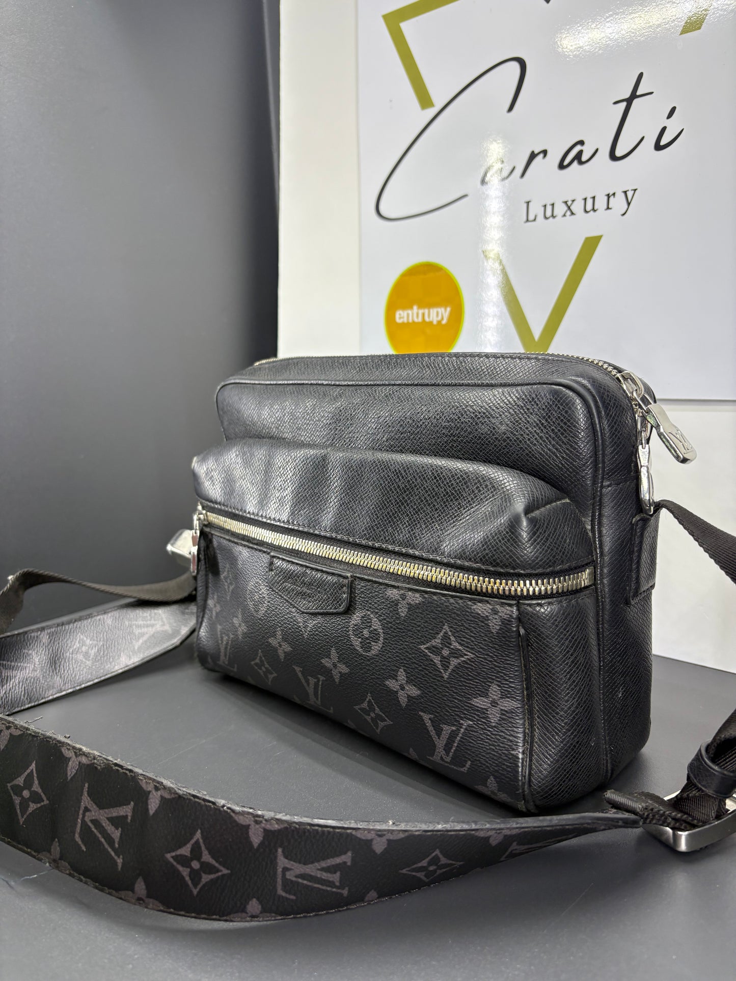Louis Vuitton Outdoor Messenger