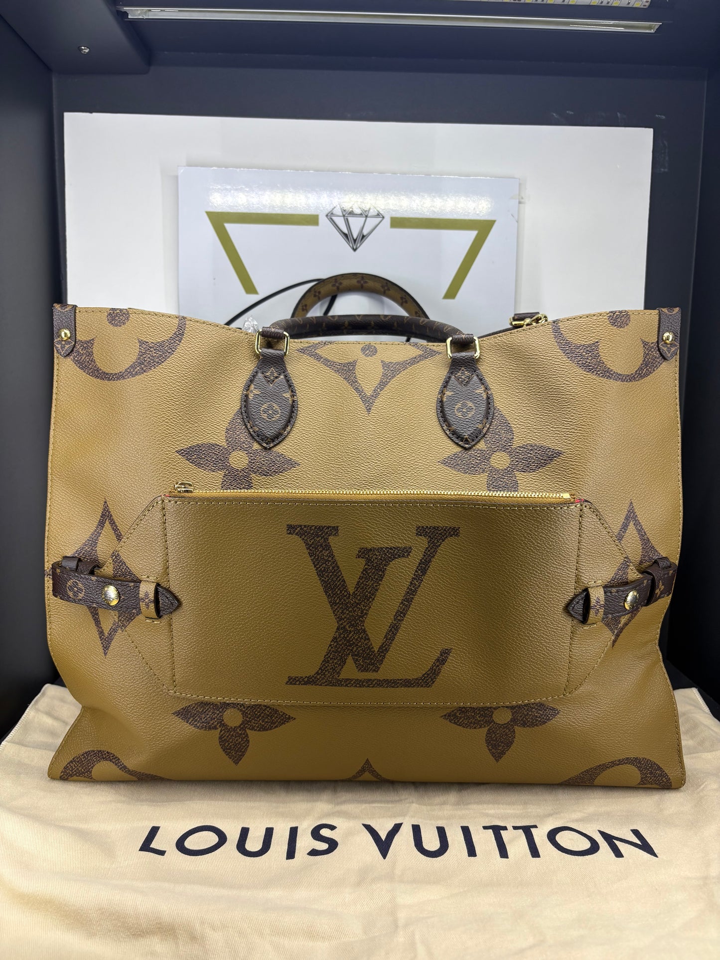 Louis Vuitton OnTheGo Voyage