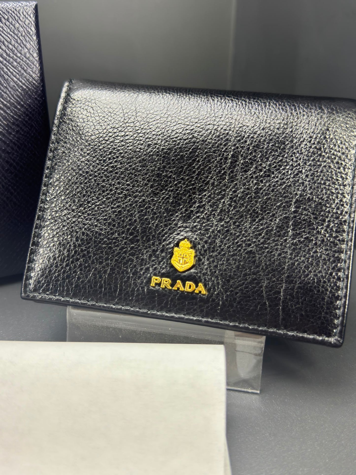 Prada portafoglio logo oro