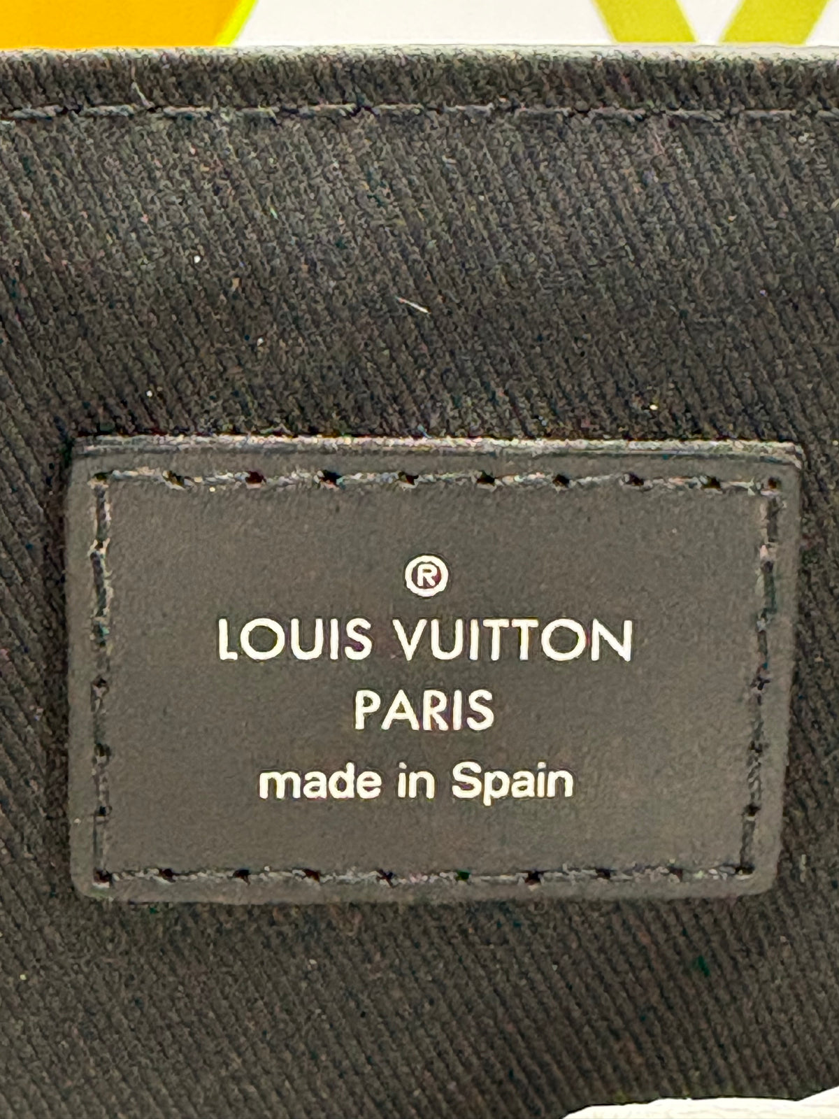 Louis Vuitton  District PM