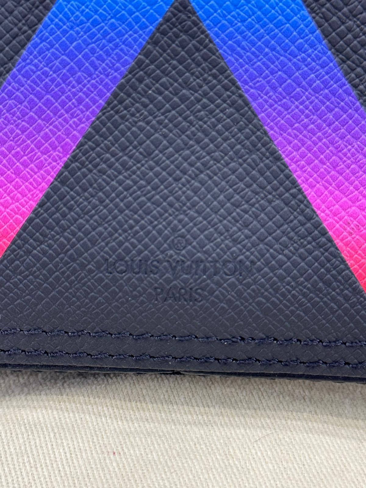 Louis Vuitton Danube Messenger "Rainbow" in pelle Taiga nera.