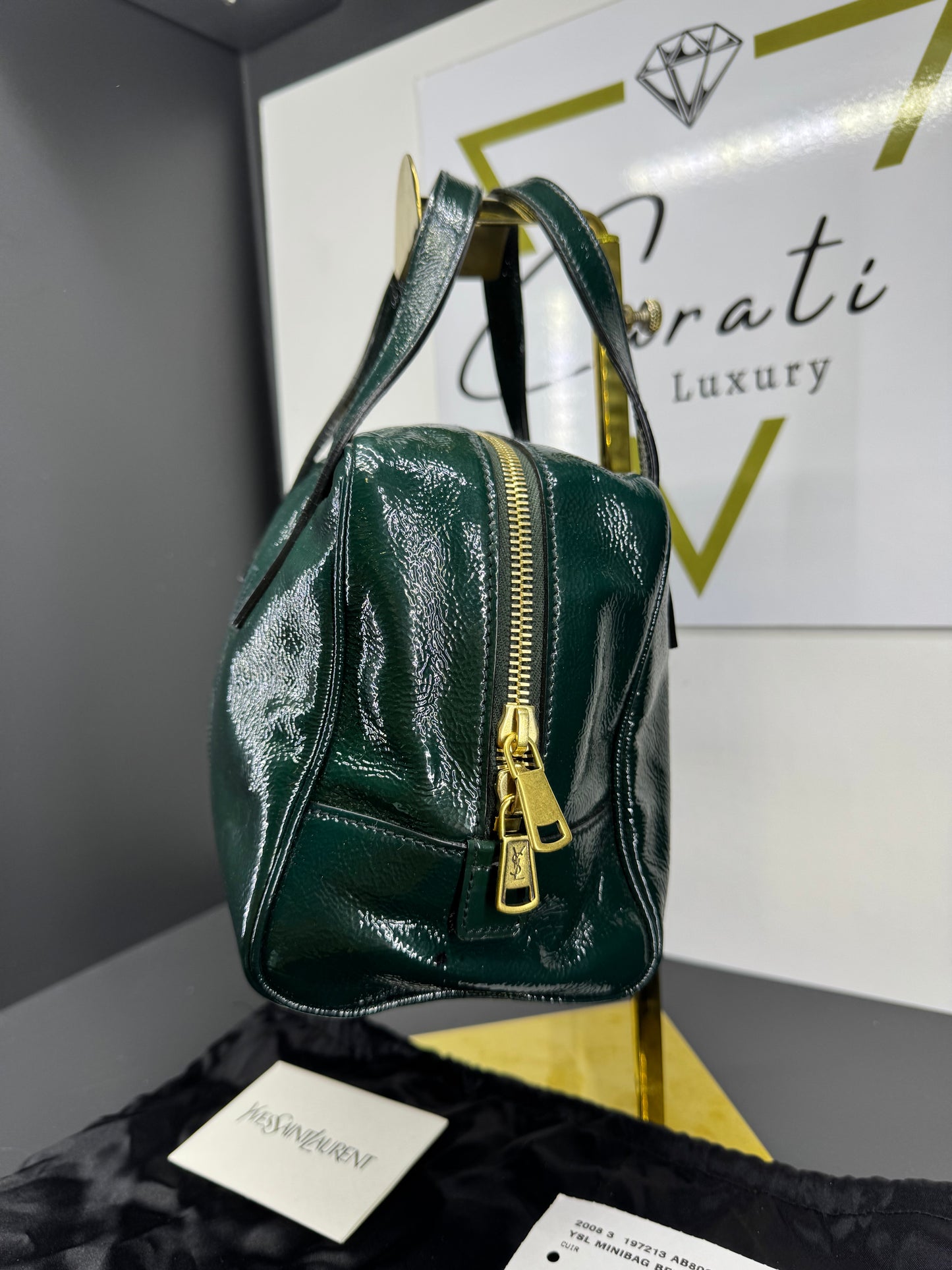 Saint Laurent borsa a mano in vernice verde con logo YSL