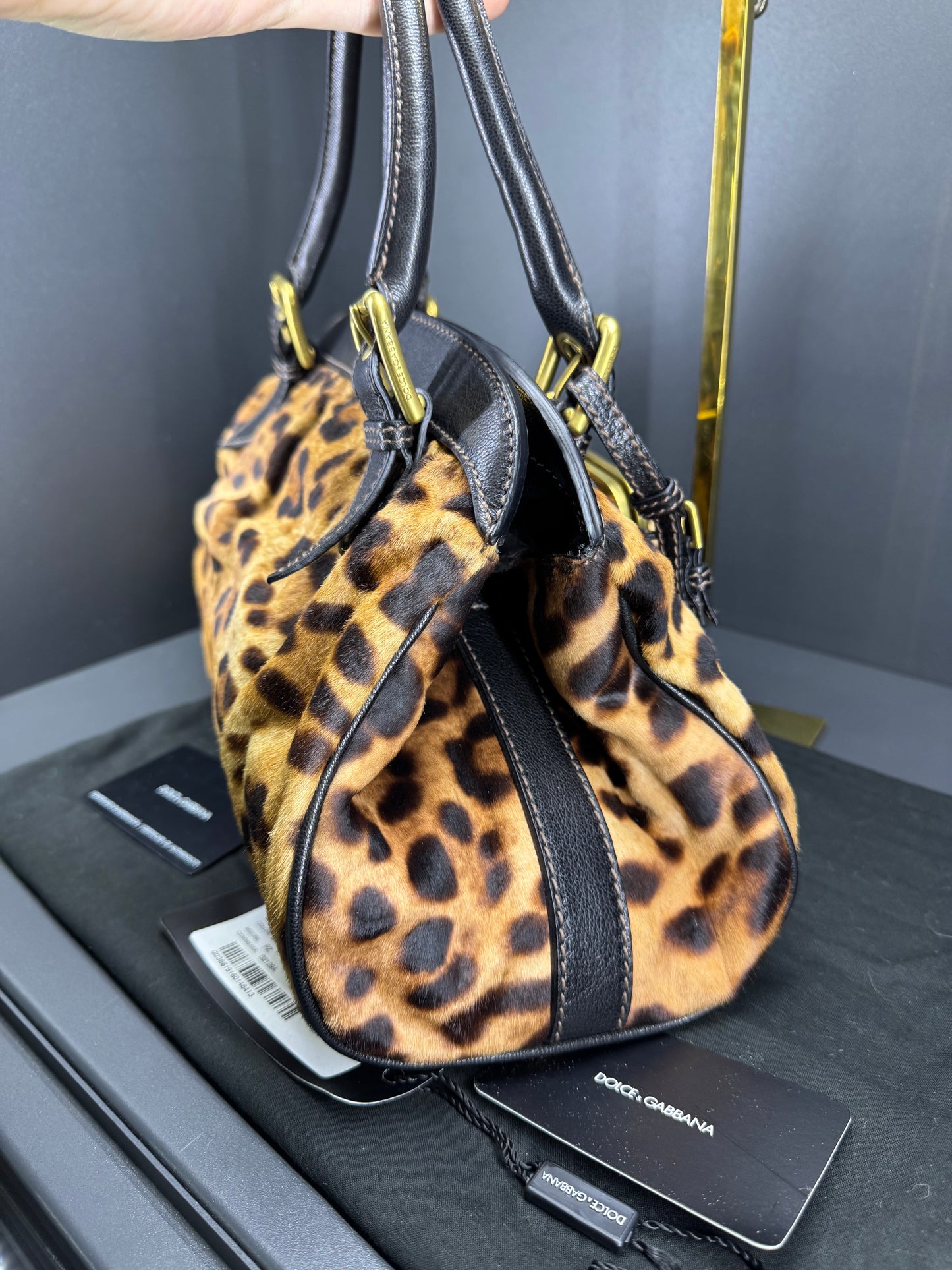 Dolce e Gabbana in pelle di vitello con stampa leopardata
