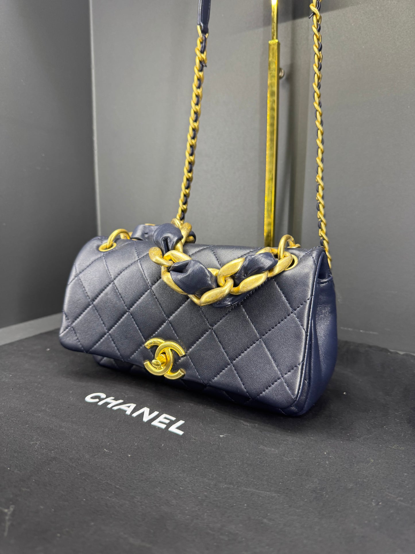 Chanel 2.55 blu
