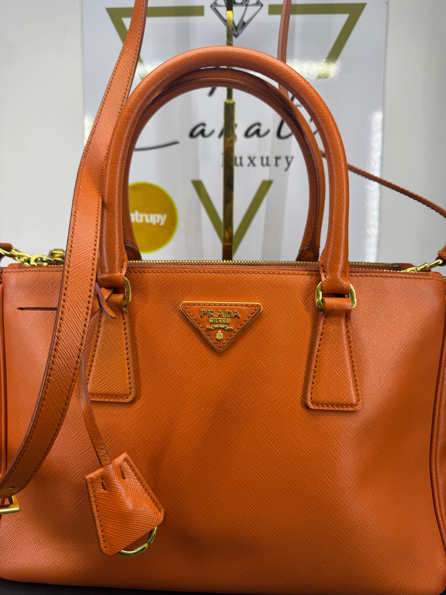 Prada galleria piccola in saffiano arancione