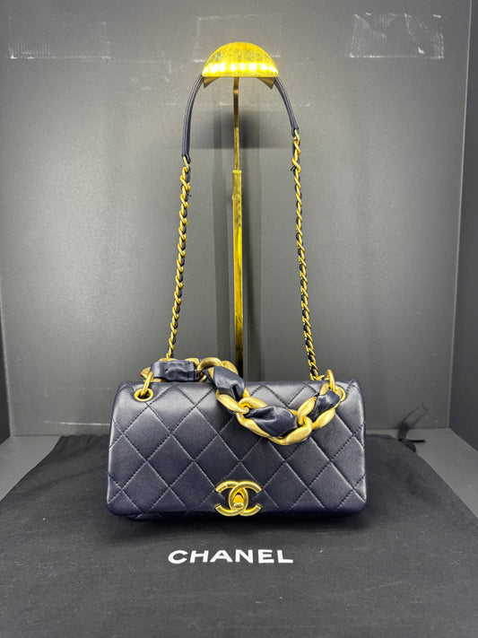 Chanel 2.55 blu