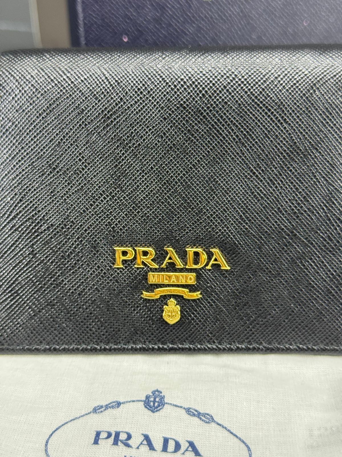 portafoglio compatto bifold Prada